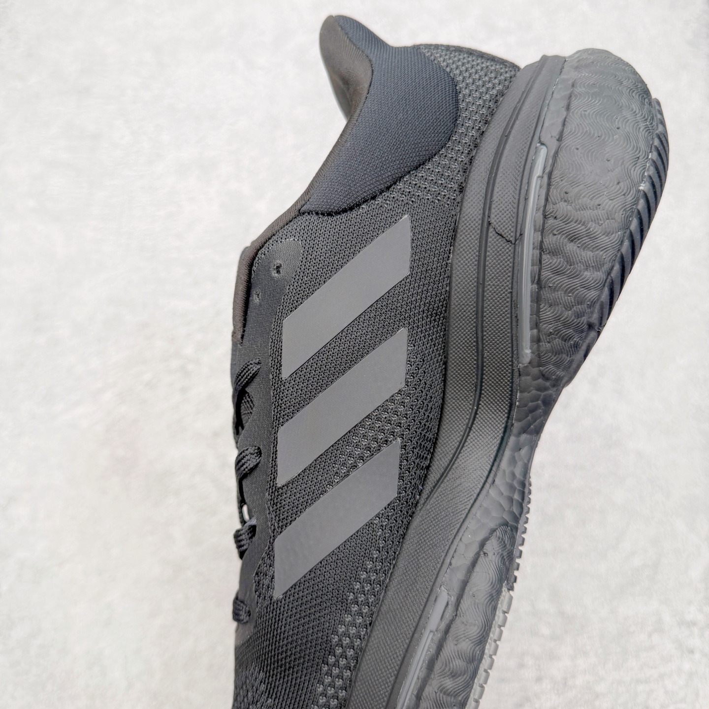 #RS纯原福利‼️ AD SolarGlide Boost 爆米花稳定缓震训练跑鞋 产品概述 SolarGlide系列是 #RS纯原福利‼️ AD SolarGlide Boost 爆米花稳定缓震训练跑鞋 产品概述 SolarGlide系列是