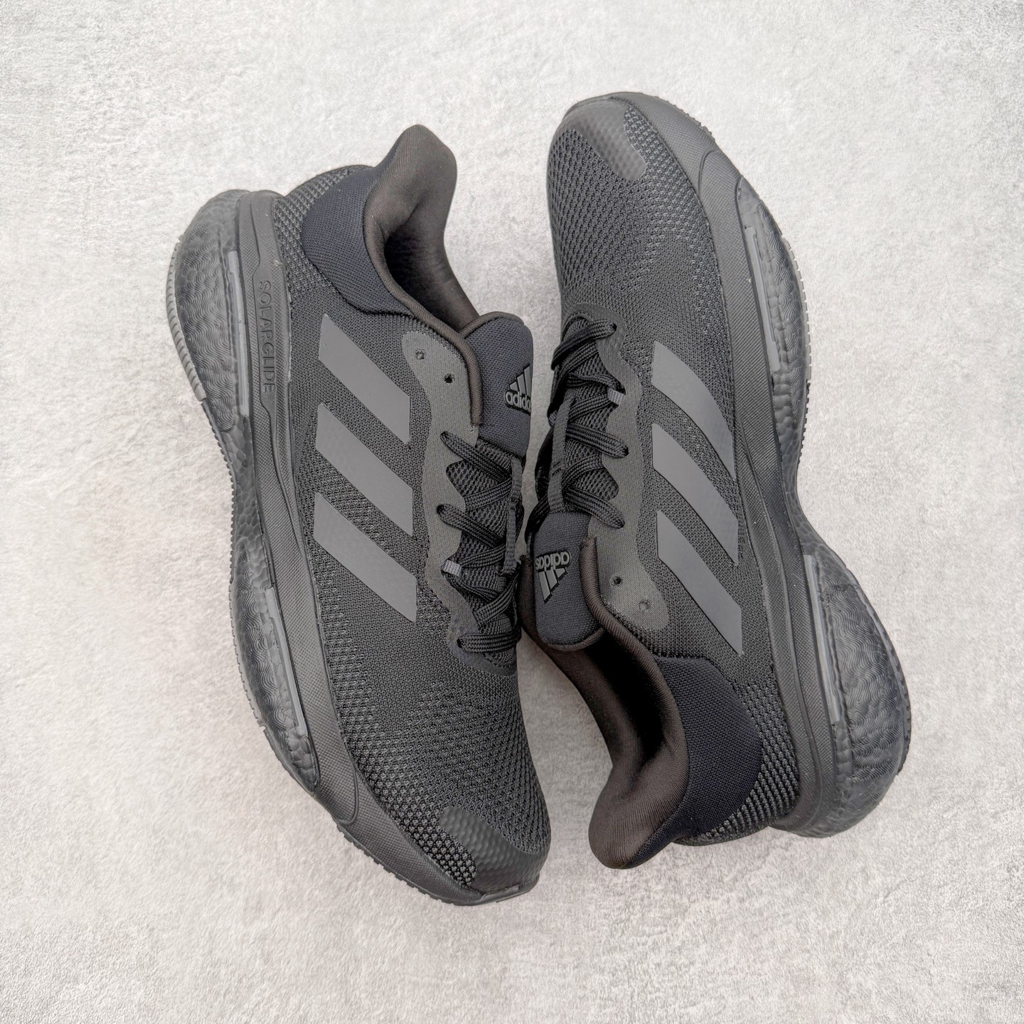 #RS纯原福利‼️ AD SolarGlide Boost 爆米花稳定缓震训练跑鞋 产品概述 SolarGlide系列是 #RS纯原福利‼️ AD SolarGlide Boost 爆米花稳定缓震训练跑鞋 产品概述 SolarGlide系列是
