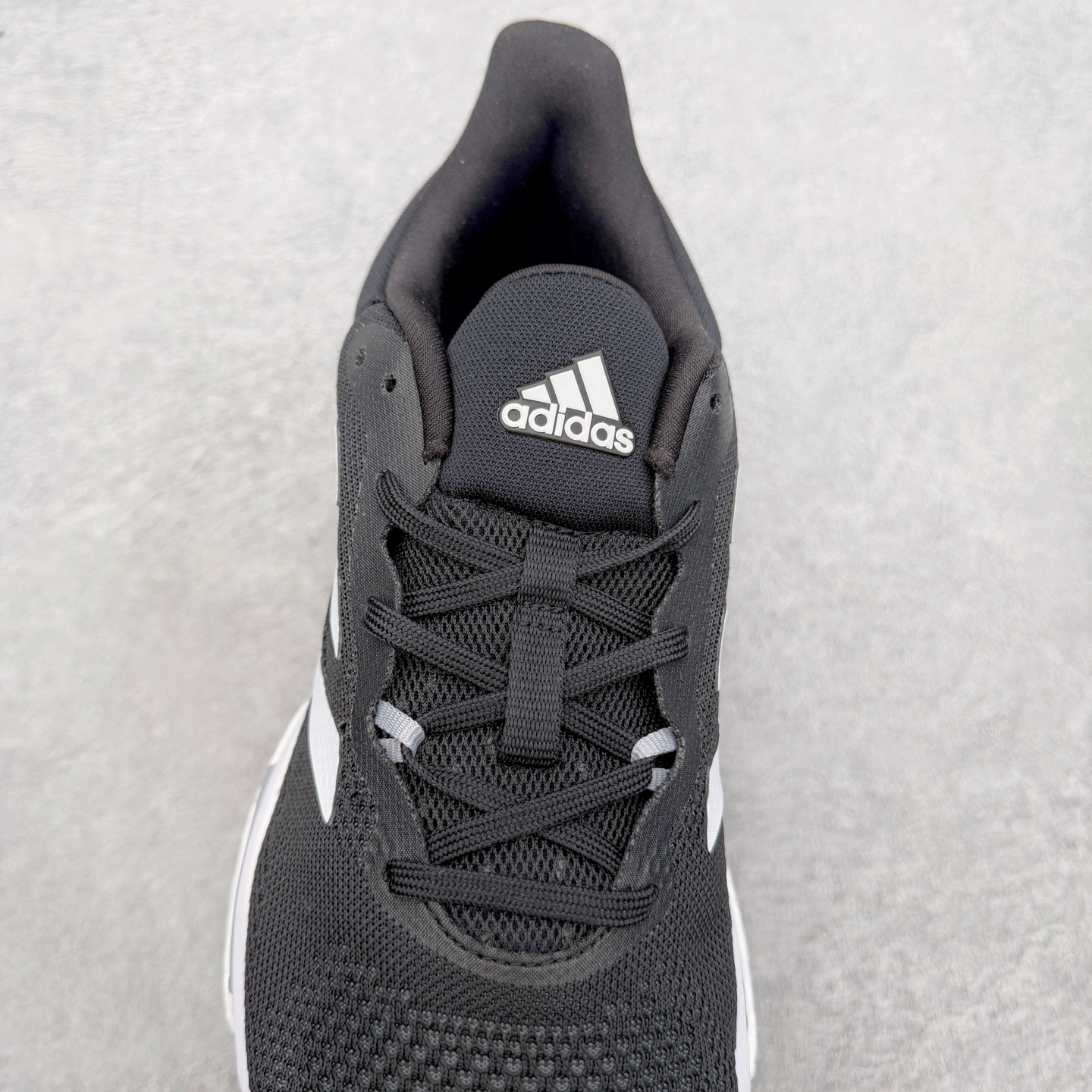 ＃RS纯原福利‼️ AD SolarGlide Boost 爆米花稳定缓震训练跑鞋 产品概述 SolarGlide系列是