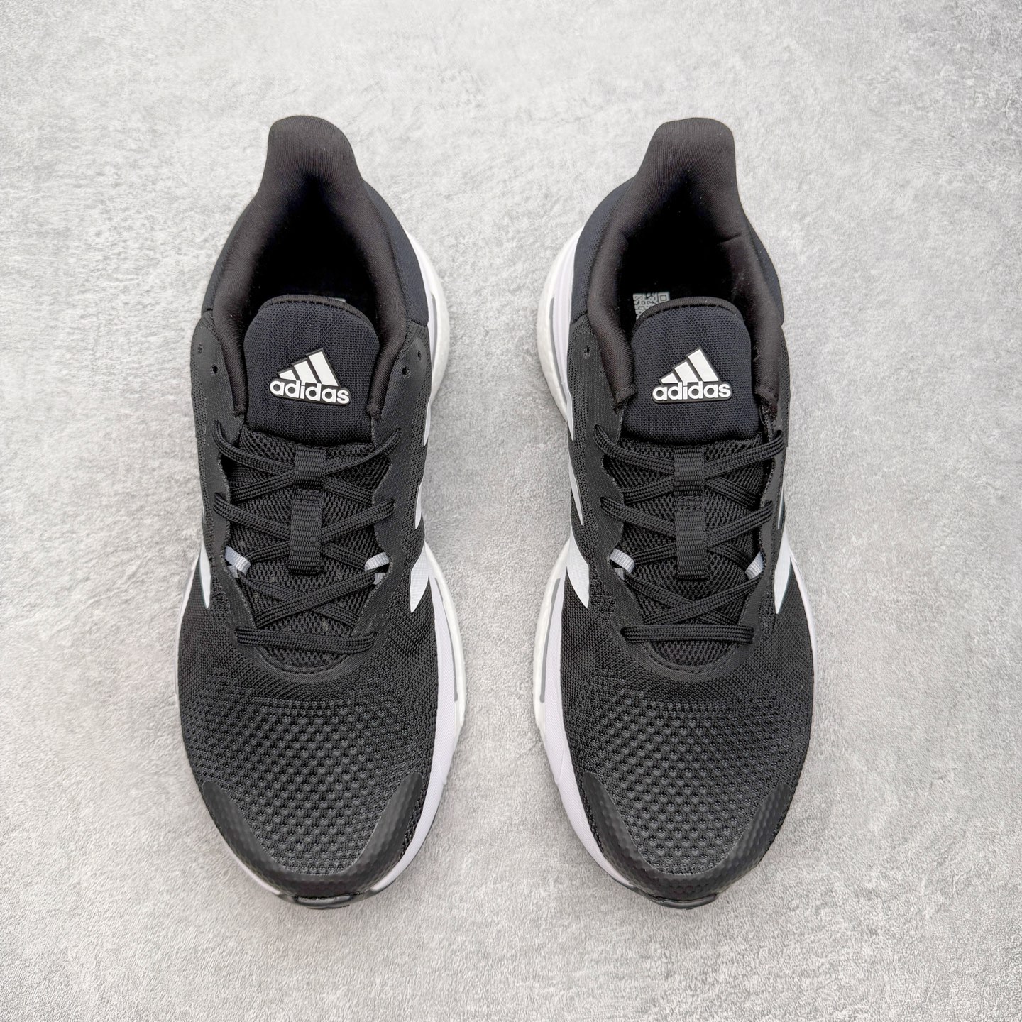 ＃RS纯原福利‼️ AD SolarGlide Boost 爆米花稳定缓震训练跑鞋 产品概述 SolarGlide系列是