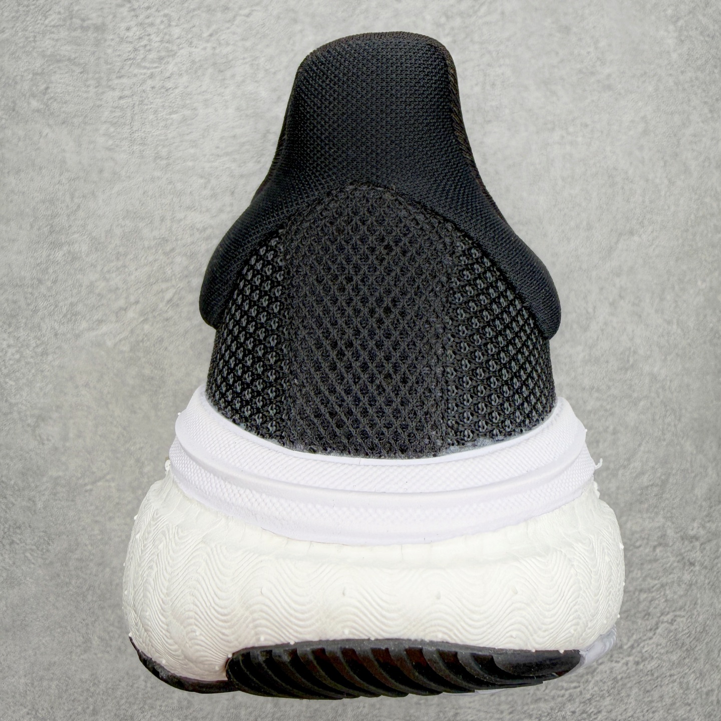 ＃RS纯原福利‼️ AD SolarGlide Boost 爆米花稳定缓震训练跑鞋 产品概述 SolarGlide系列是