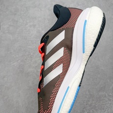 #RS纯原福利‼️ AD SolarGlide Boost 爆米花稳定缓震训练跑鞋 产品概述 SolarGlide系列是 #RS纯原福利‼️ AD SolarGlide Boost 爆米花稳定缓震训练跑鞋 产品概述 SolarGlide系列是
