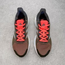 #RS纯原福利‼️ AD SolarGlide Boost 爆米花稳定缓震训练跑鞋 产品概述 SolarGlide系列是 #RS纯原福利‼️ AD SolarGlide Boost 爆米花稳定缓震训练跑鞋 产品概述 SolarGlide系列是