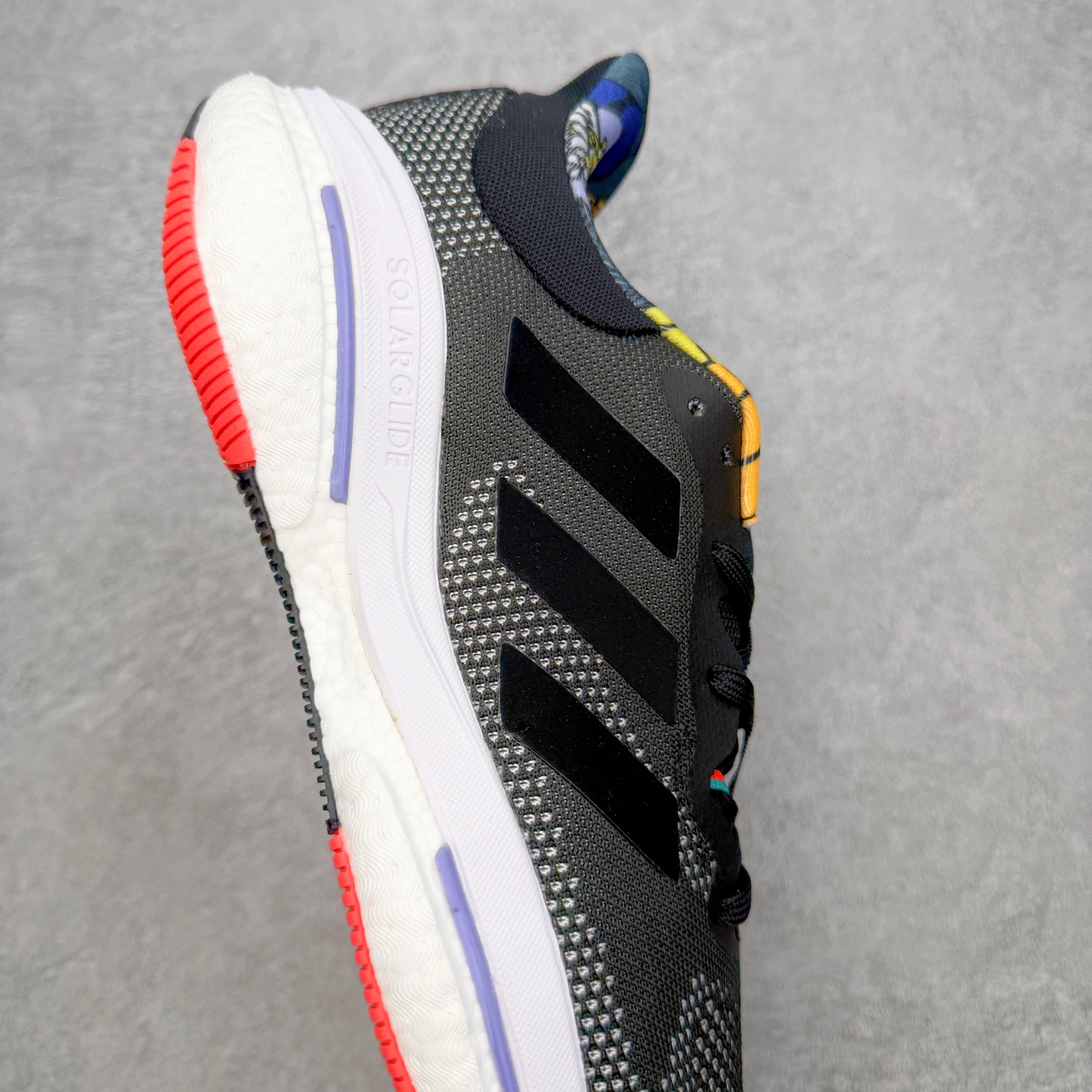 #RS纯原福利‼️ AD SolarGlide Boost 爆米花稳定缓震训练跑鞋 产品概述 SolarGlide系列是 #RS纯原福利‼️ AD SolarGlide Boost 爆米花稳定缓震训练跑鞋 产品概述 SolarGlide系列是