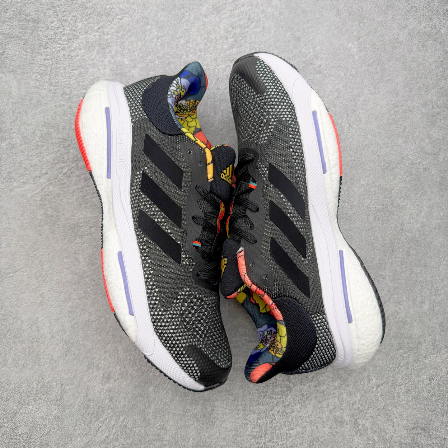#RS纯原福利‼️ AD SolarGlide Boost 爆米花稳定缓震训练跑鞋 产品概述 SolarGlide系列是 #RS纯原福利‼️ AD SolarGlide Boost 爆米花稳定缓震训练跑鞋 产品概述 SolarGlide系列是