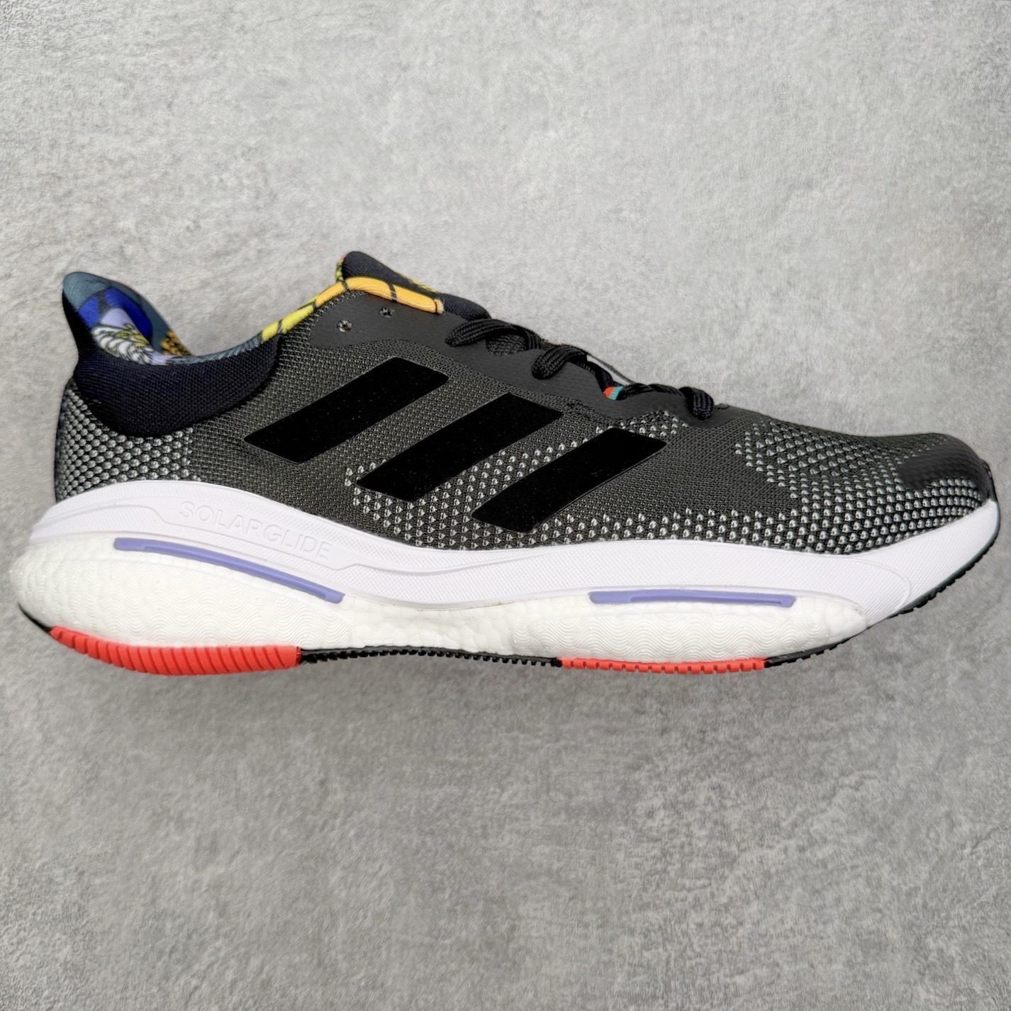 #RS纯原福利‼️ AD SolarGlide Boost 爆米花稳定缓震训练跑鞋 产品概述 SolarGlide系列是 #RS纯原福利‼️ AD SolarGlide Boost 爆米花稳定缓震训练跑鞋 产品概述 SolarGlide系列是