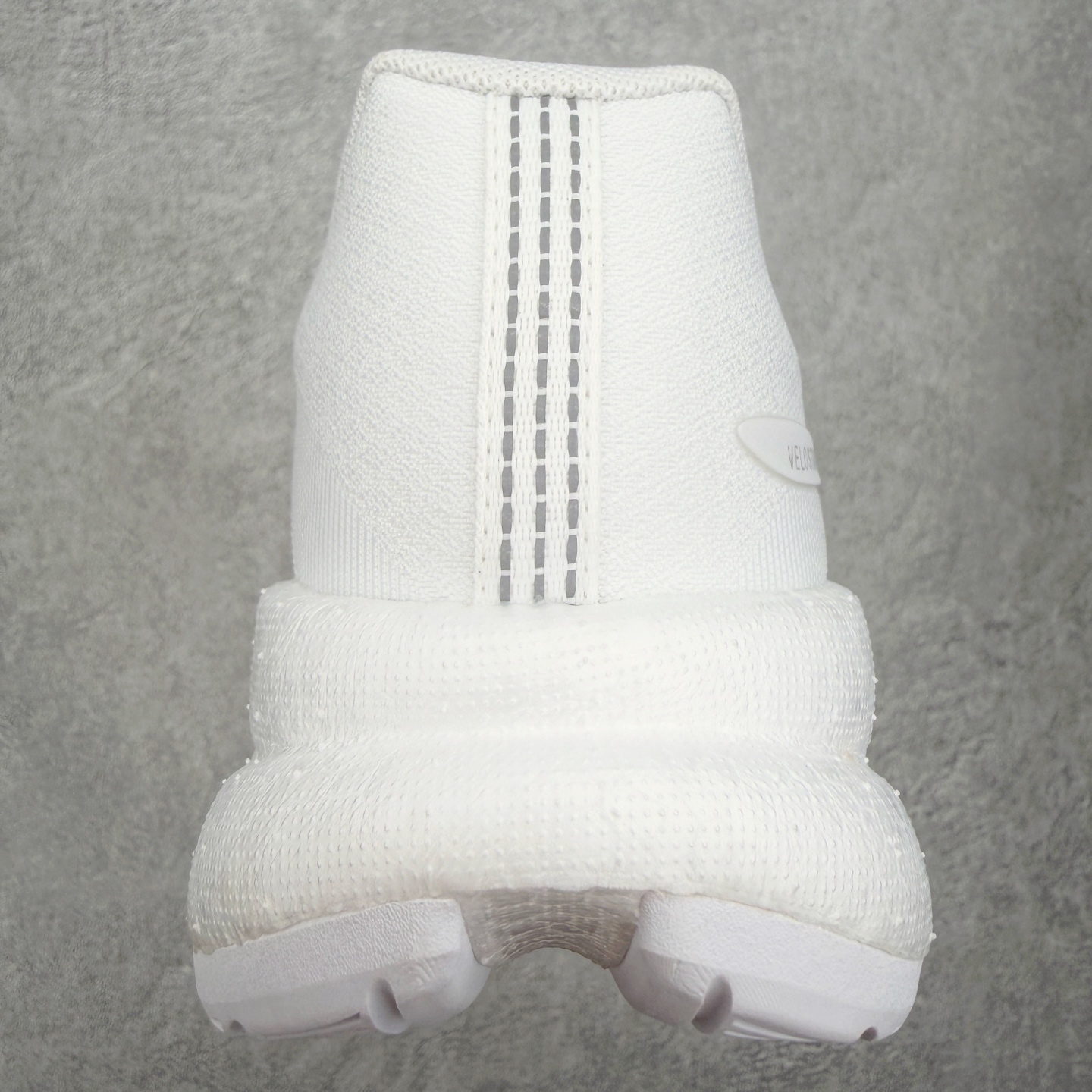 #RS纯原 AD VELOSTAR Light Boost 中性透气日常训练慢跑鞋|白色 KJ3886 产品概述 定位日 #RS纯原 AD VELOSTAR Light Boost 中性透气日常训练慢跑鞋|白色 KJ3886 产品概述 定位日