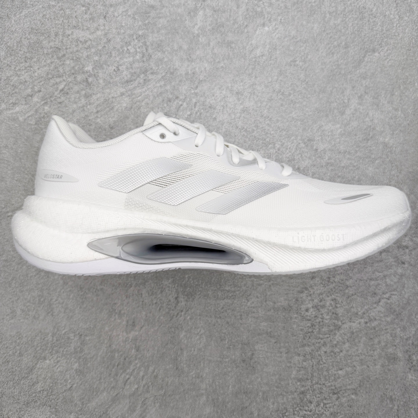 ＃RS纯原 AD VELOSTAR Light Boost 中性透气日常训练慢跑鞋｜白色 KJ3886 产品概述 定位日
