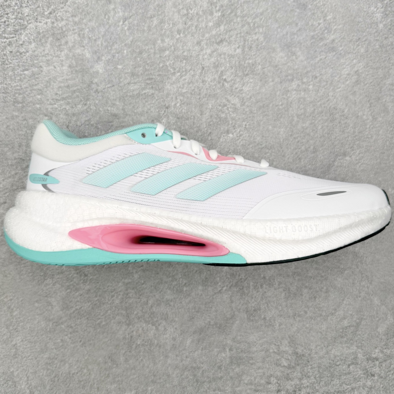 ＃RS纯原 AD VELOSTAR Light Boost 中性透气日常训练慢跑鞋 产品概述 定位日常有氧训练+通勤两用