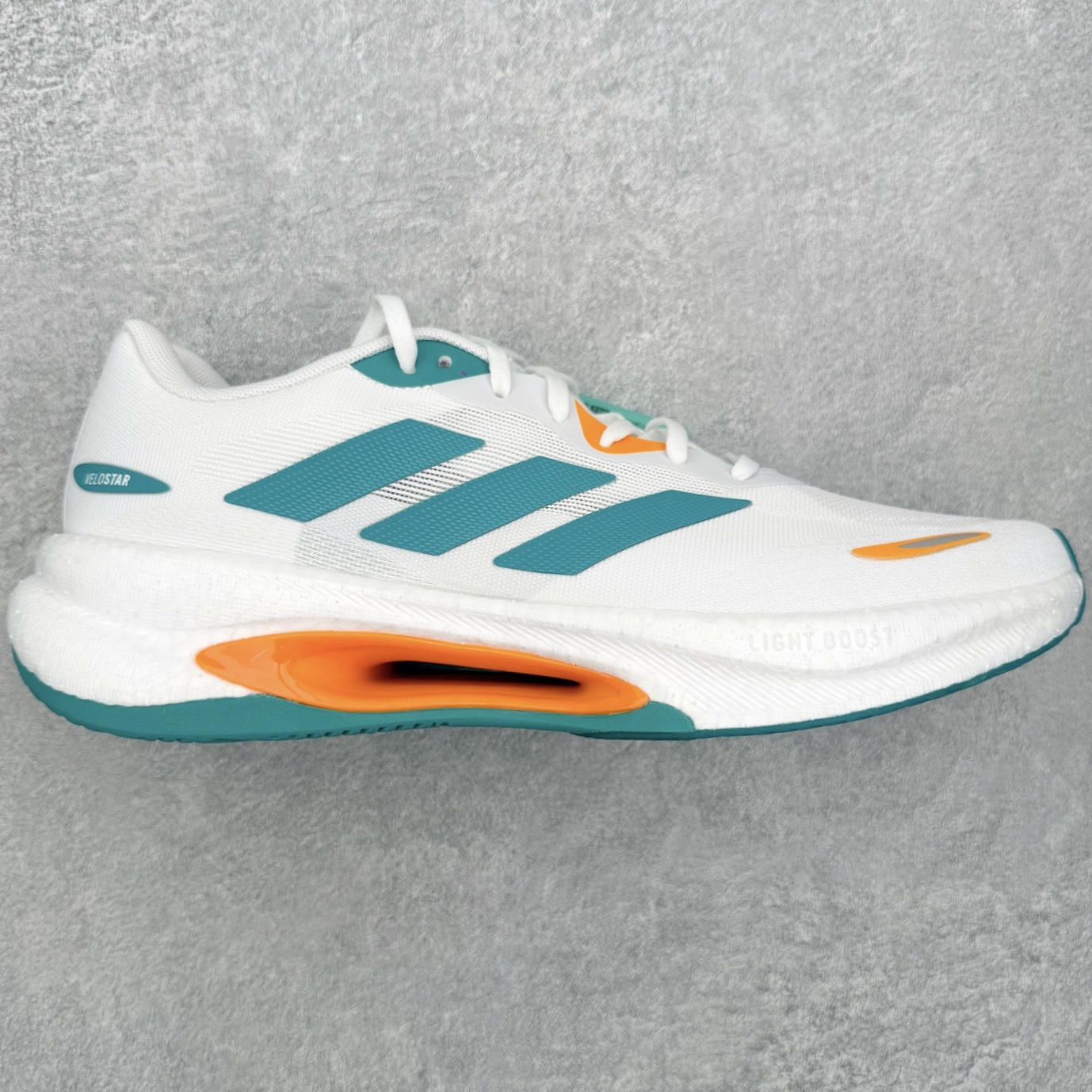 ＃RS纯原 AD VELOSTAR Light Boost 中性透气日常训练慢跑鞋｜白蓝橙 KI6018 产品概述 定位