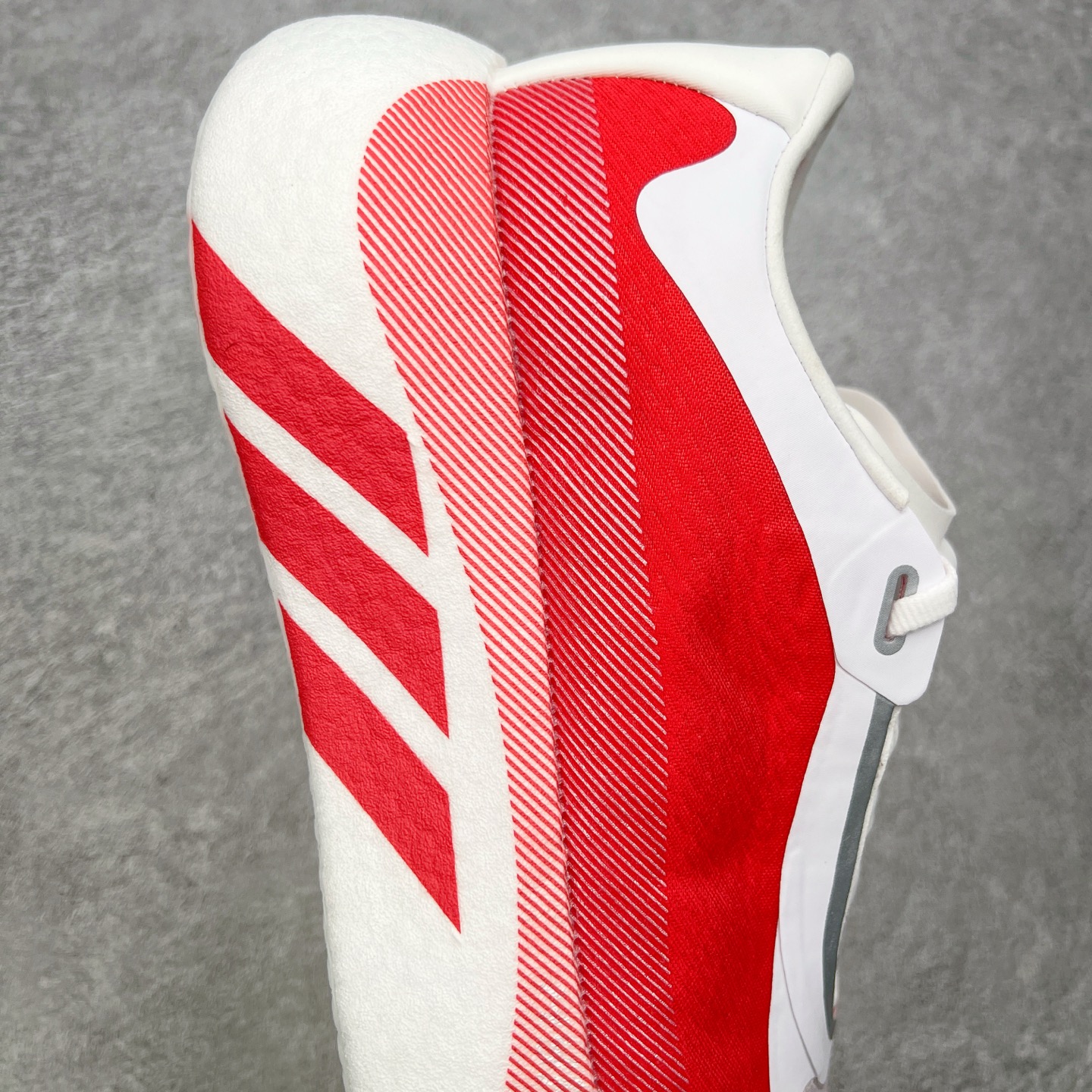 #RS纯原 AD Hyperboost Edge 爆米花缓震舒适贴合跑步鞋 KI1913 在 BOOST 之前冠以了 “ #RS纯原 AD Hyperboost Edge 爆米花缓震舒适贴合跑步鞋 KI1913 在 BOOST 之前冠以了 “