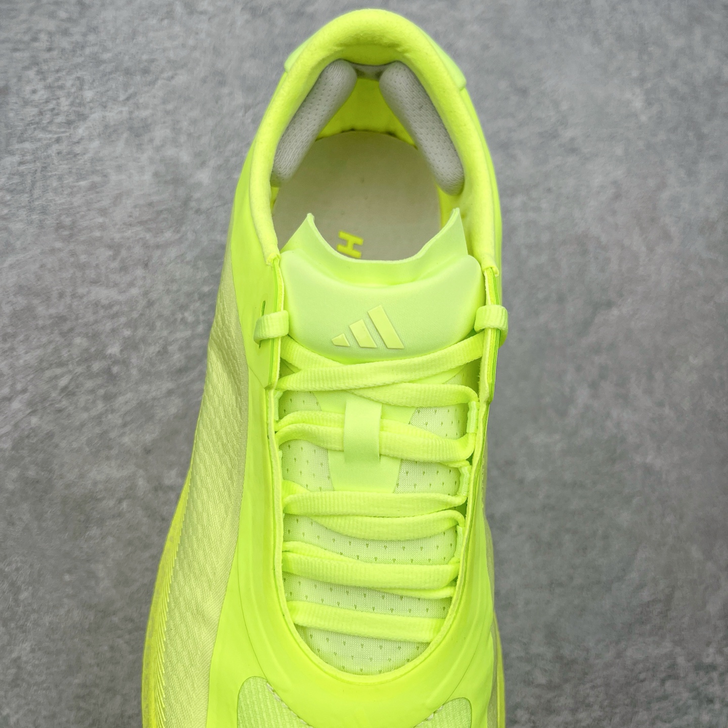 #RS纯原 AD Hyperboost Edge 爆米花缓震舒适贴合跑步鞋 KI4412 在 BOOST 之前冠以了 “ #RS纯原 AD Hyperboost Edge 爆米花缓震舒适贴合跑步鞋 KI4412 在 BOOST 之前冠以了 “