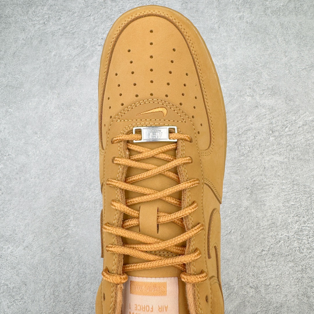 图片[4]-＃G版纯原 Supreme X NK AIR Force 1 Low Flax 空军一号联名 小麦色 DN1555-200 同步官方2022全新版本 全新翻盖原盒配件 不规则波浪大底咬花 全鞋电脑针车 工整有序 视觉效果满分 原厂拉帮手法 标准四线 密度针距针孔大小控制到位 原装反口里网布海绵 正确卡色网眼大小 新版鞋撑改用纸团代替 原厂港宝加持完美还原灵魂版型 原盒原配从里到外百分百还原 原厂全头层原厂皮料 原标原盒 内置Sole气垫 中底白色背胶 中底划线 已经无限的接近公司 原厂楦头 原厂刺绣 后跟弧度修正 独家私模最大开发到48.5 尺码：35.5 36 36.5 37.5 38 38.5 39 40 40.5 41 42 42.5 43 44 44.5 45 46 47.5 48.5-选品中心