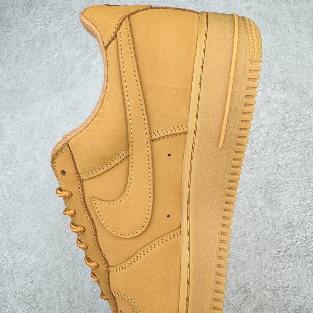 图片[7]-＃G版纯原 Supreme X NK AIR Force 1 Low Flax 空军一号联名 小麦色 DN1555-200 同步官方2022全新版本 全新翻盖原盒配件 不规则波浪大底咬花 全鞋电脑针车 工整有序 视觉效果满分 原厂拉帮手法 标准四线 密度针距针孔大小控制到位 原装反口里网布海绵 正确卡色网眼大小 新版鞋撑改用纸团代替 原厂港宝加持完美还原灵魂版型 原盒原配从里到外百分百还原 原厂全头层原厂皮料 原标原盒 内置Sole气垫 中底白色背胶 中底划线 已经无限的接近公司 原厂楦头 原厂刺绣 后跟弧度修正 独家私模最大开发到48.5 尺码：35.5 36 36.5 37.5 38 38.5 39 40 40.5 41 42 42.5 43 44 44.5 45 46 47.5 48.5-选品中心