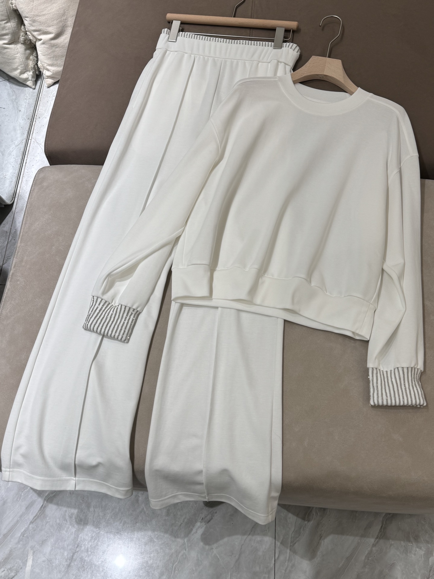 _db-9sBFPUNWpJ_HA8AdEOTYPRDJ-NoT_jyySItQ