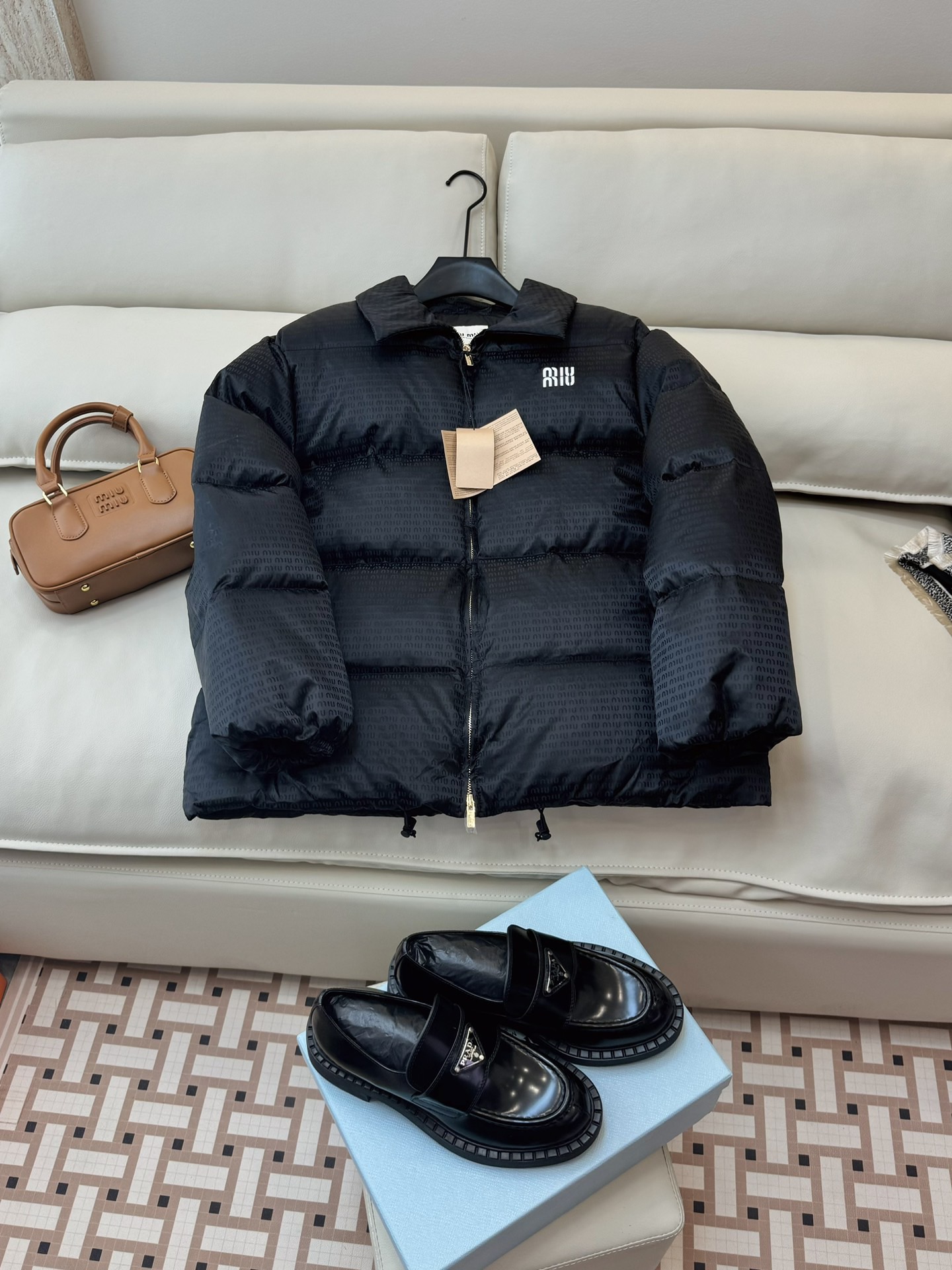 _dpH9sbsg6pUhsYlEPJjvY_0DIPF6XoAognykM1g