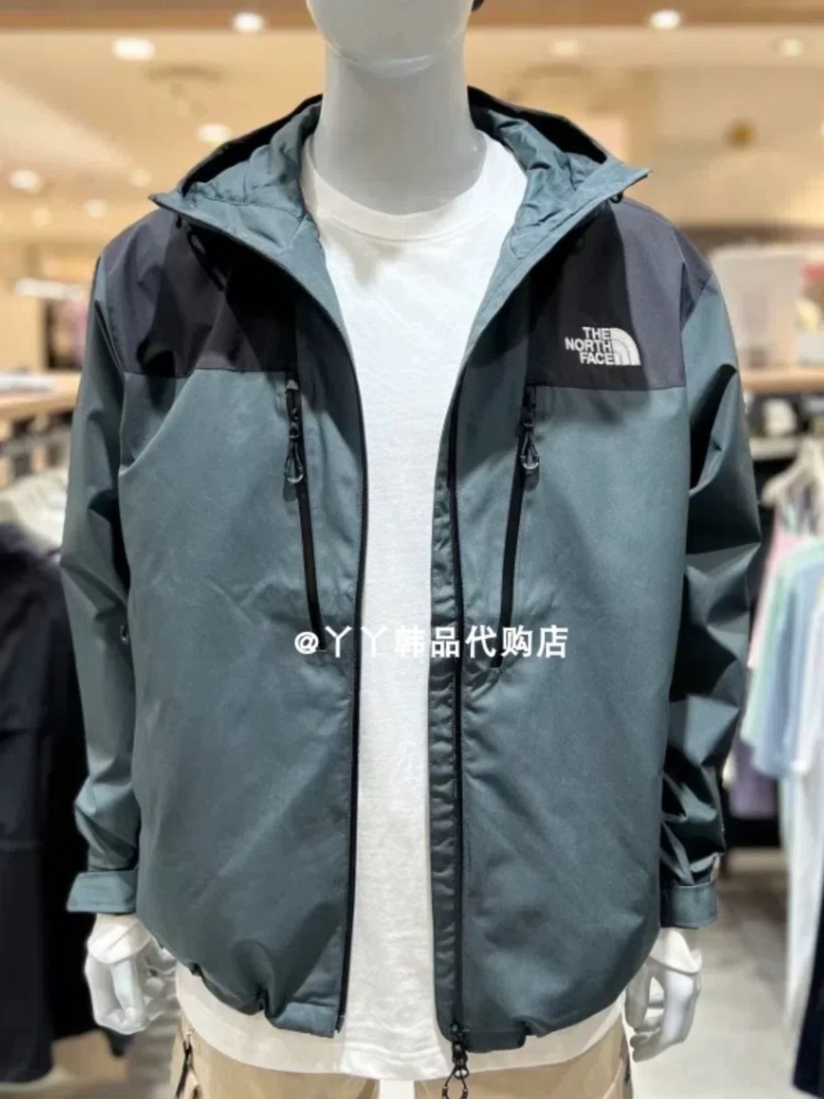 供货价:105💰『福建实体款』宝龙商城特别供应,高质量工艺细节拉满,原包装+原吊牌 【LBL-Q50C】
 
掌柜力荐，出口韩国订单，WINDSTOPPER 超轻薄膜防水设计，tnf/北面 25SS 防水压胶拉链 硬壳冲锋衣。不惧风雨，尽兴去野。