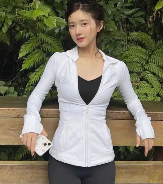 lululemon  瑜伽服外套服装,包 2