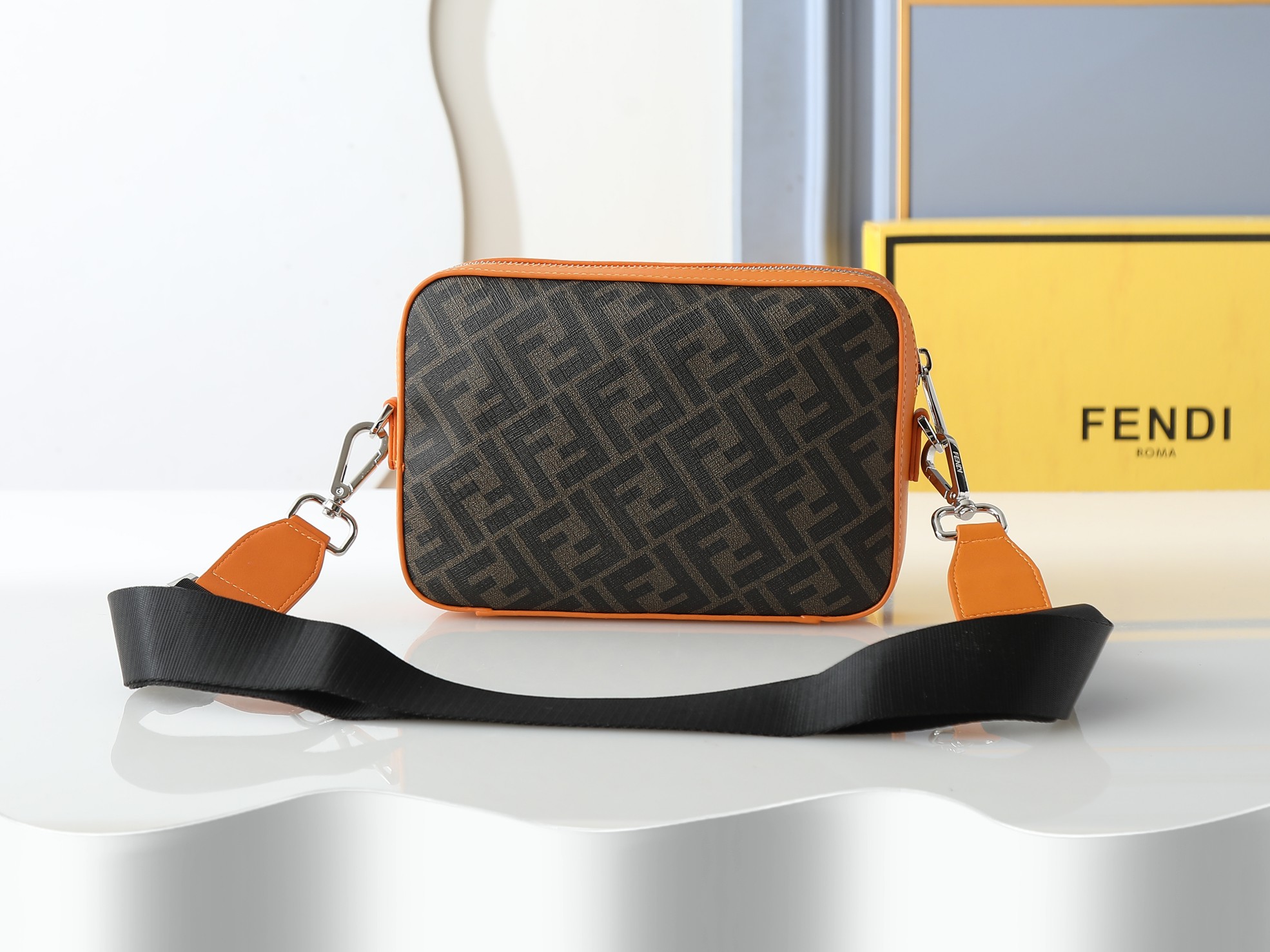 FFデザイン コンパクトオレンジイエローバッグ