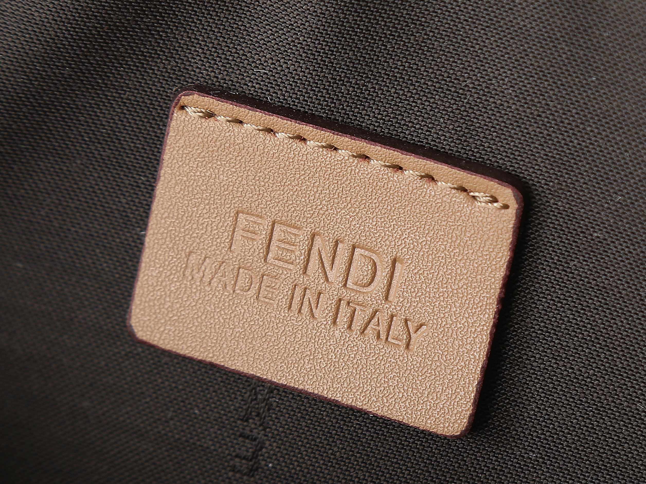 F7M0286 杏色×黒棕色 コンパクトショルダーバッグ