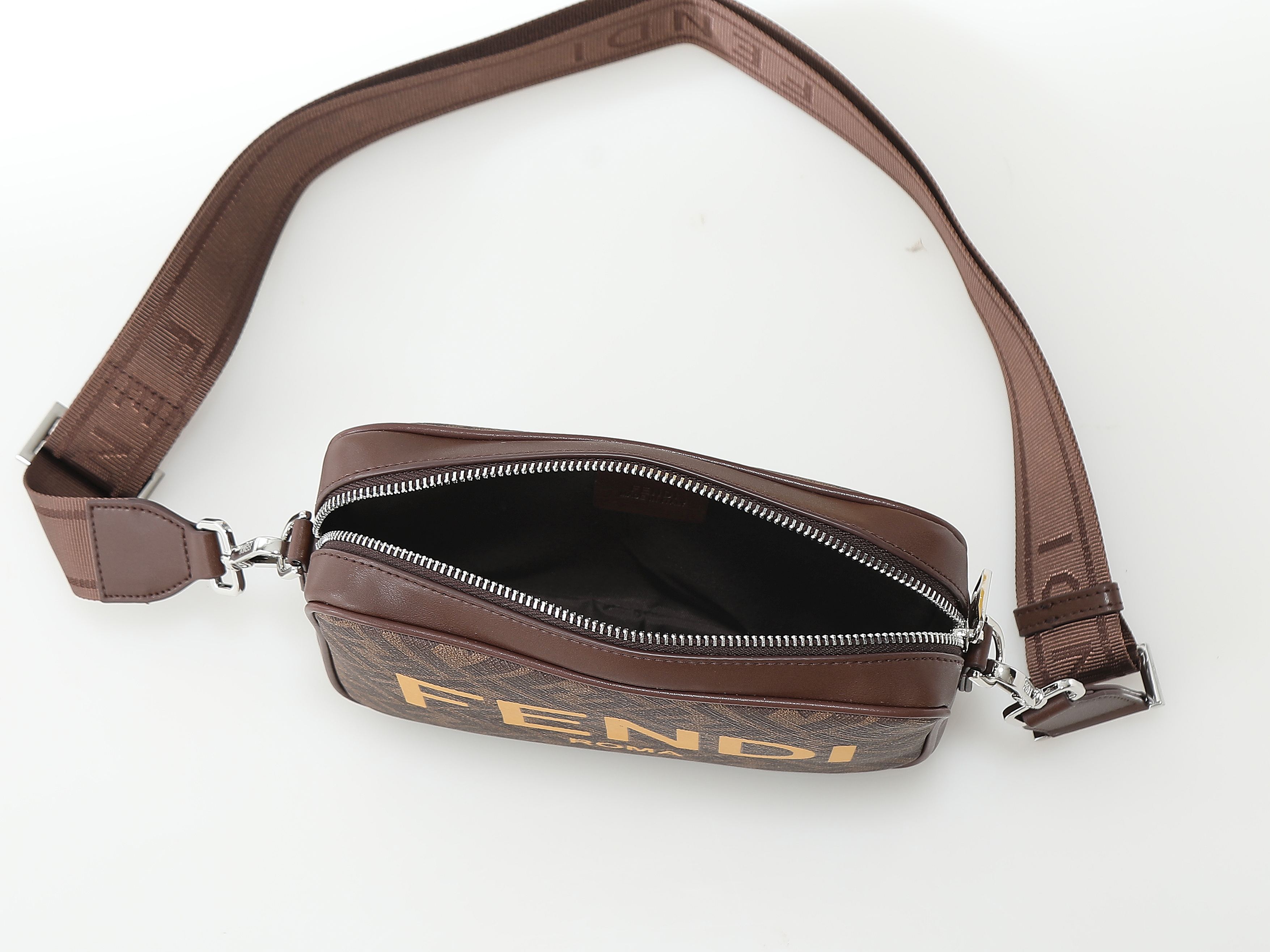 Fendi 老花シルクプリント コンパクト単肩バッグ