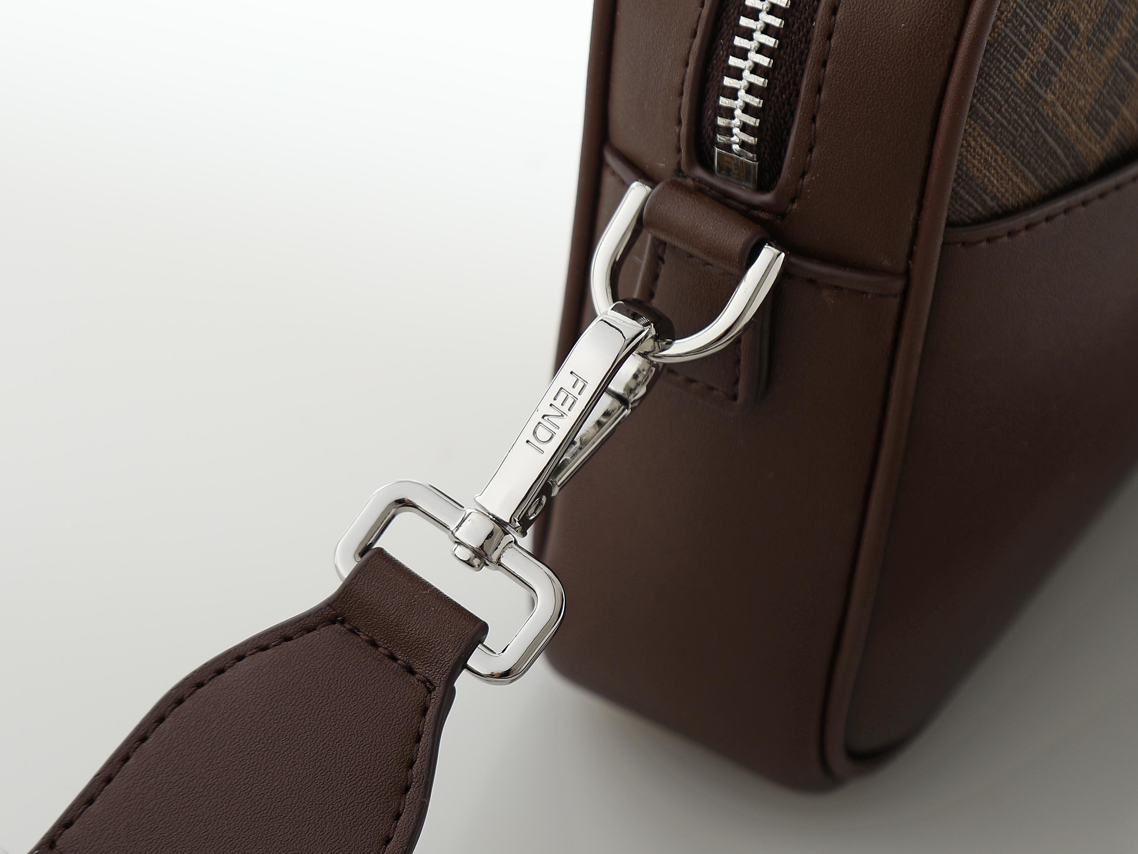 Fendi 老花シルクプリント コンパクト単肩バッグ