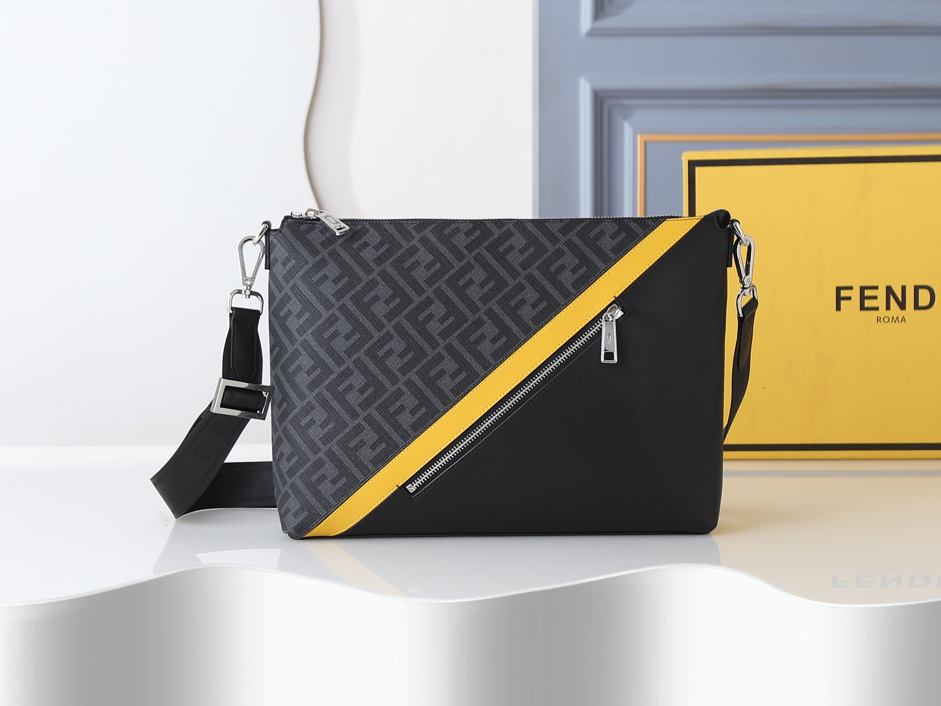 FF ブラックフラワー信使包 - 修長デザイン、調節可能なショルダーストラップ