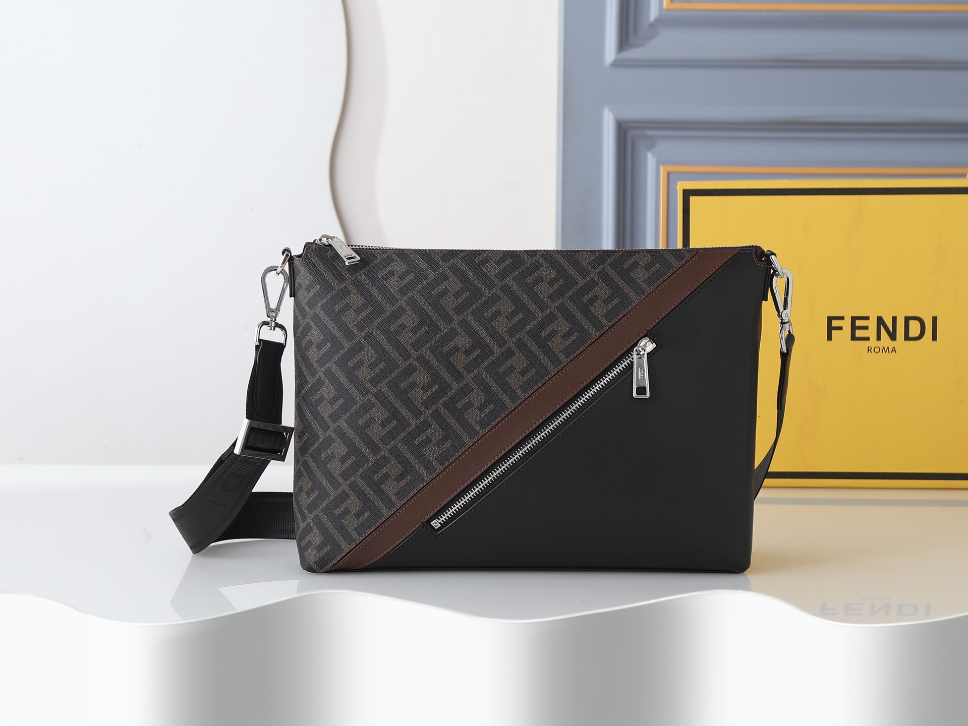 FFデザインの修長信差包 - コーヒー色・調節可能なショルダーストラップ