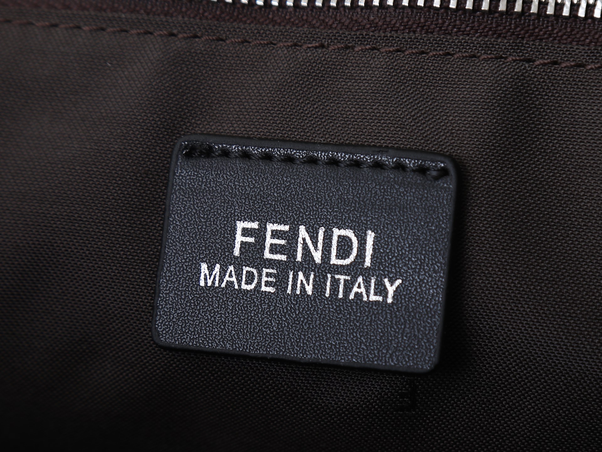 FFデザインの修長信差包 - コーヒー色・調節可能なショルダーストラップ