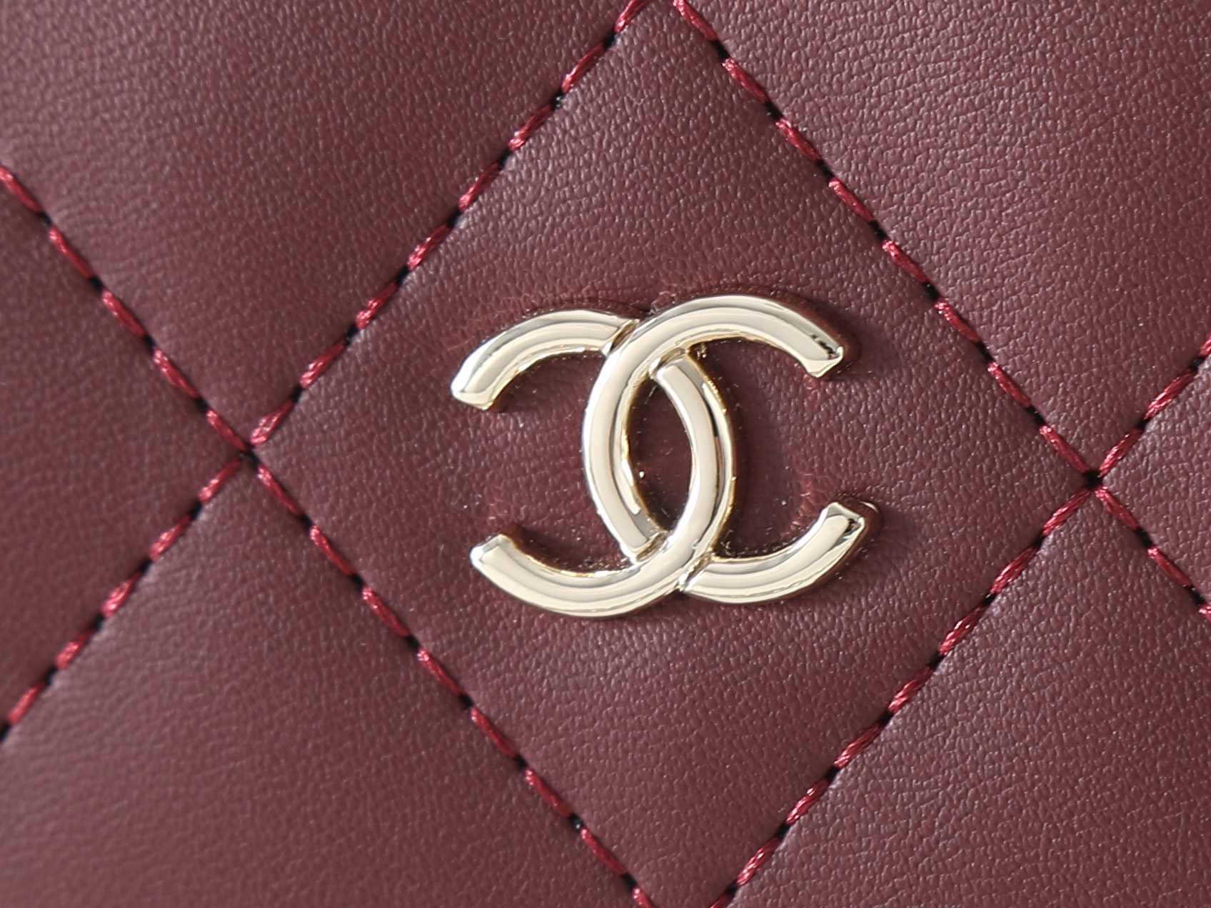 款号5094深酒红色CHANEL26P双C Logo皮穿链菱格、单肩手提包、女款！尺寸：22cm-6cm