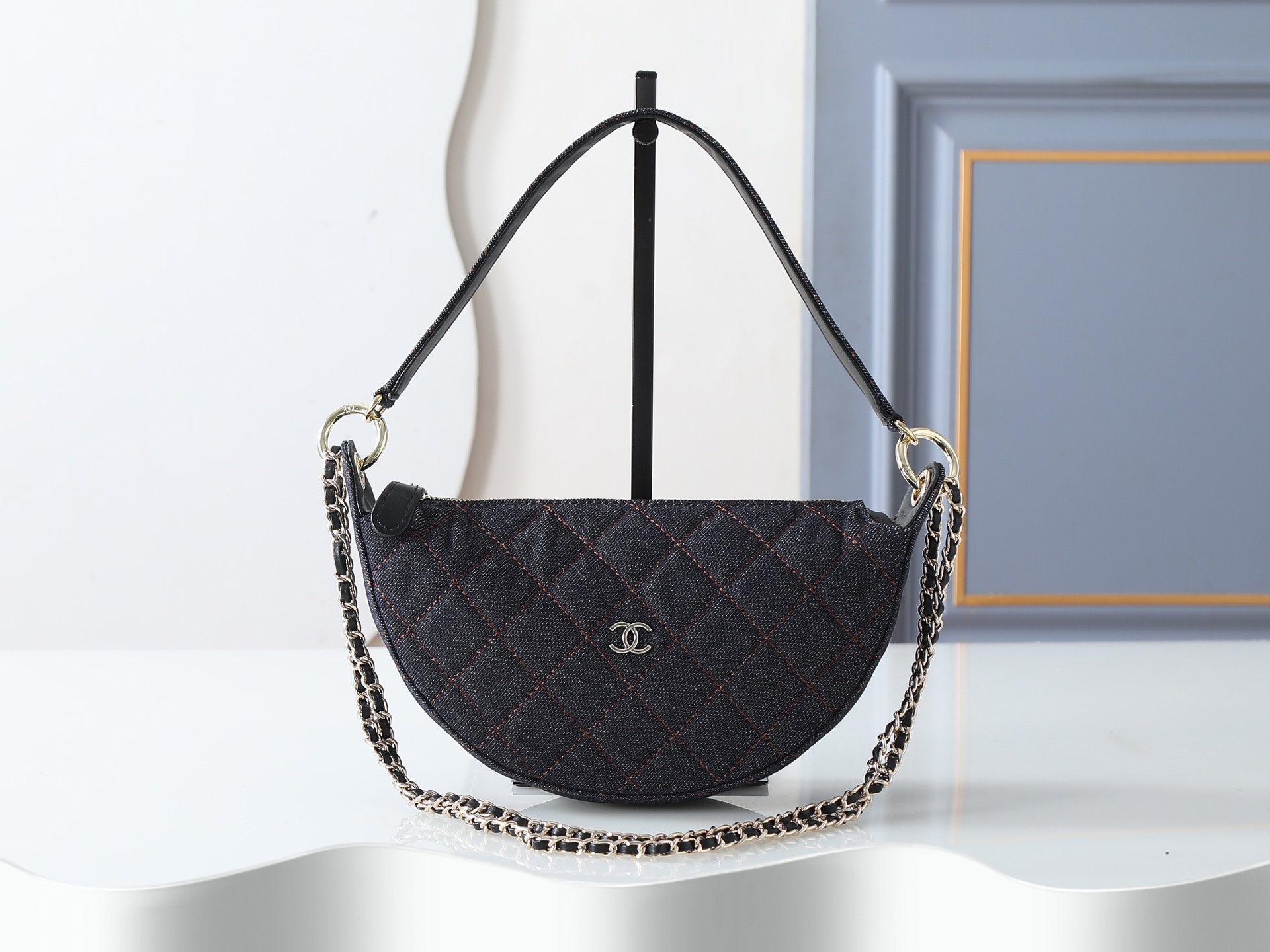 款号5094牛仔布色CHANEL26P双C Logo皮穿链菱格、单肩手提包、女款！尺寸：22cm-6cm