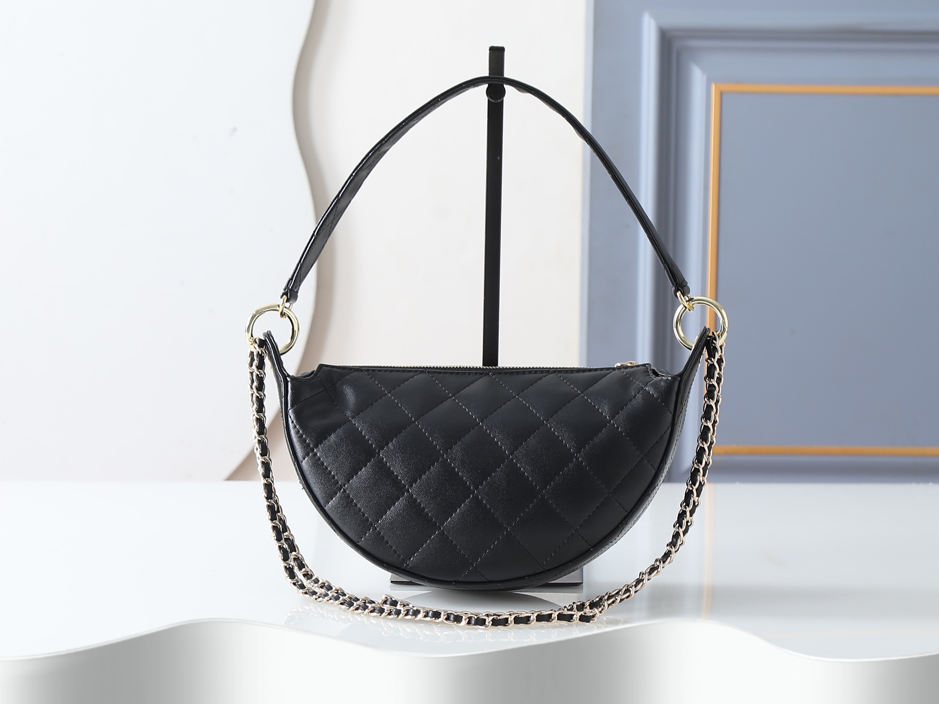款号5094黑色CHANEL26P双C Logo皮穿链菱格、单肩手提包、女款！尺寸：22cm-6cm-1