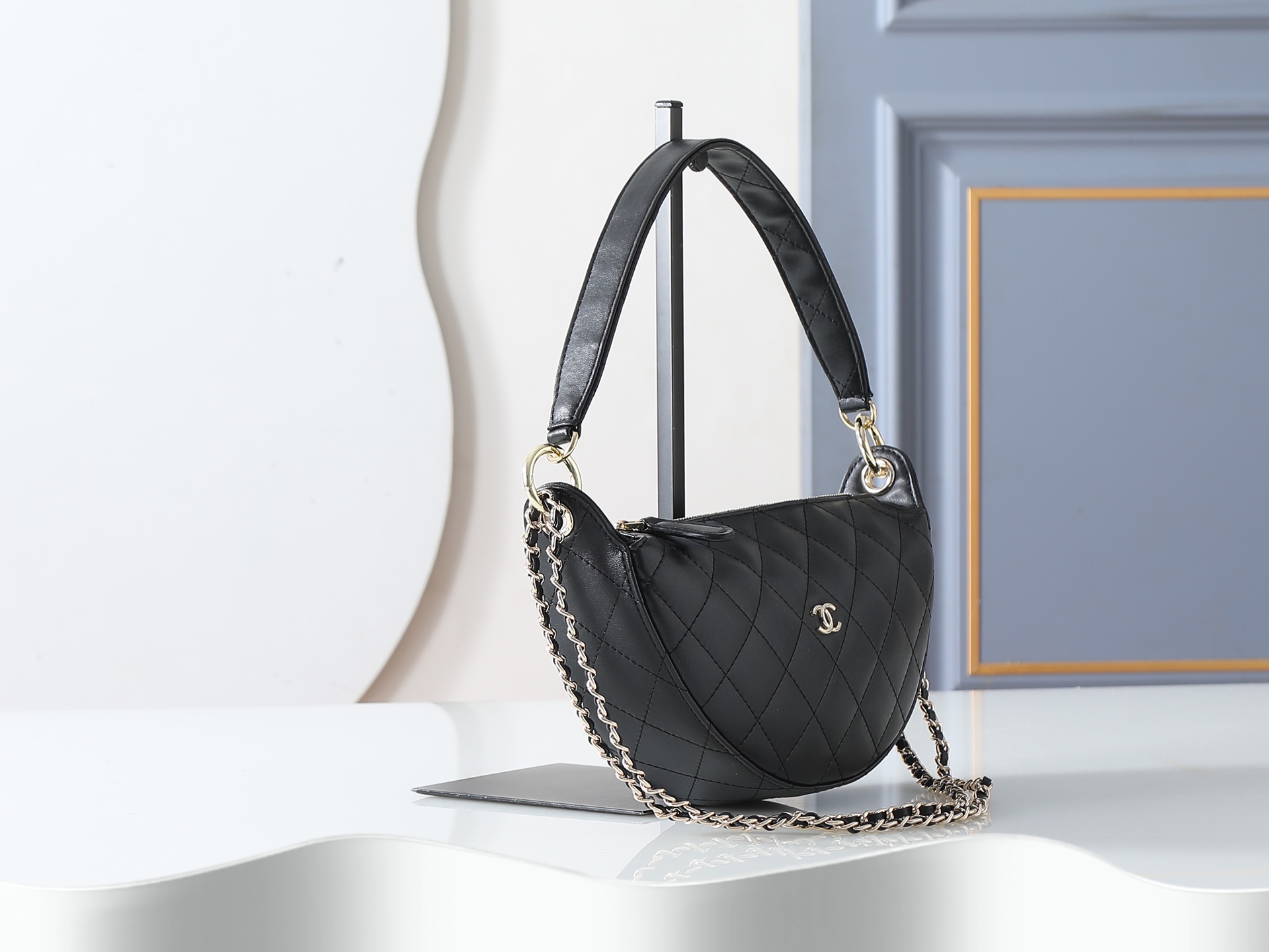 款号5094黑色CHANEL26P双C Logo皮穿链菱格、单肩手提包、女款！尺寸：22cm-6cm-1