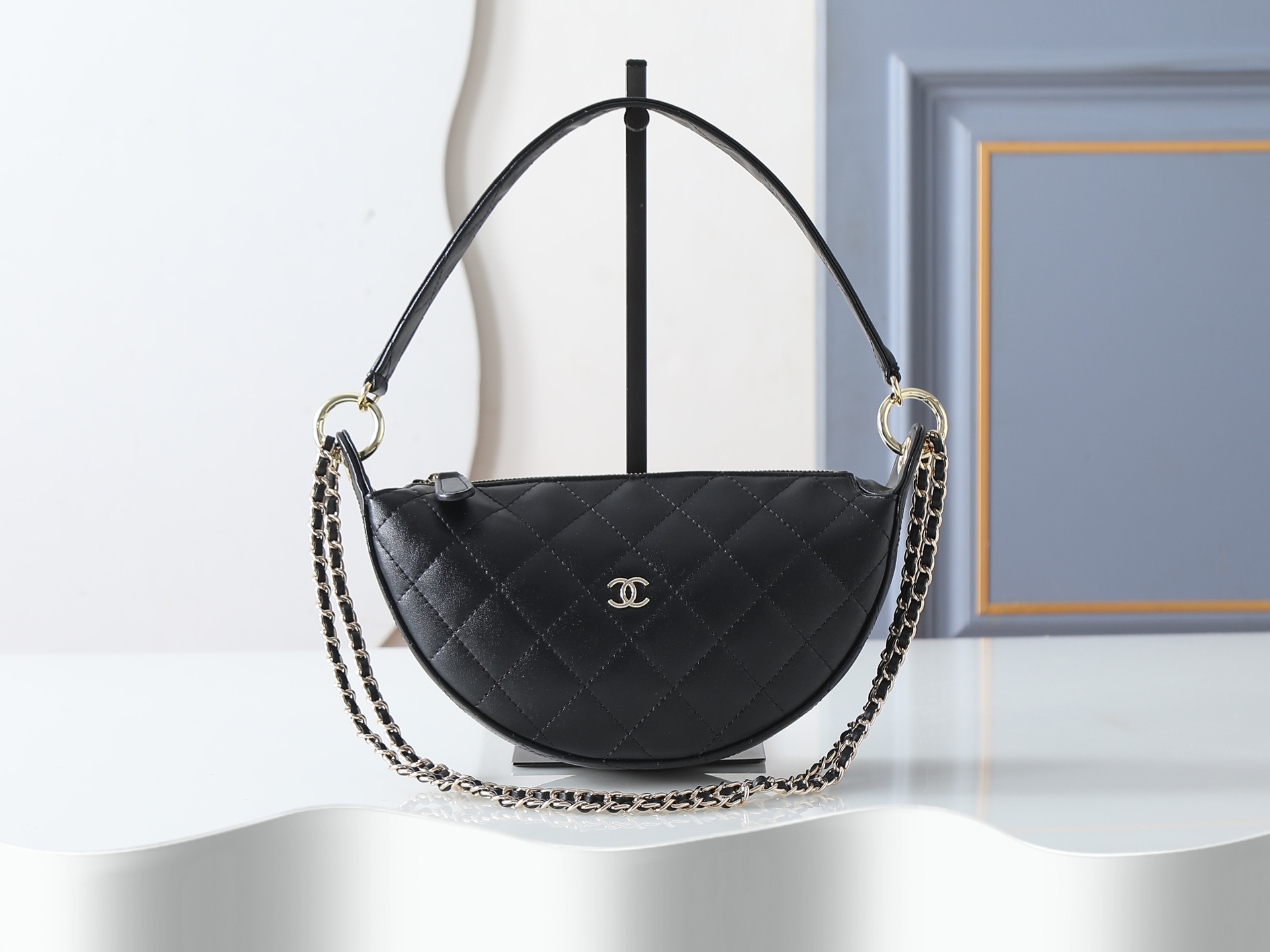 款号5094黑色CHANEL26P双C Logo皮穿链菱格、单肩手提包、女款！尺寸：22cm-6cm-1