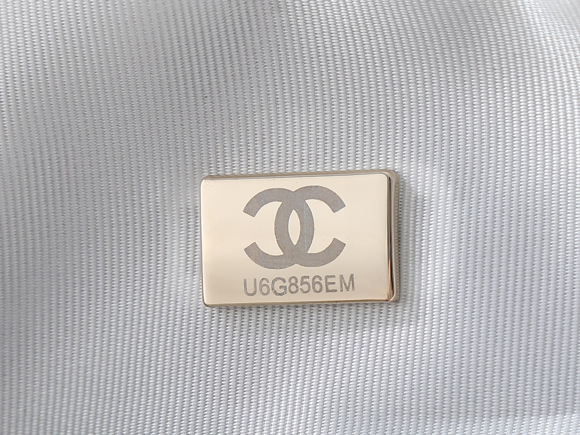 款号5092白色 CHANEL香奈儿26P金标双C logo 菱格皮穿链 颗粒压花亮面牛皮 单肩包女款。