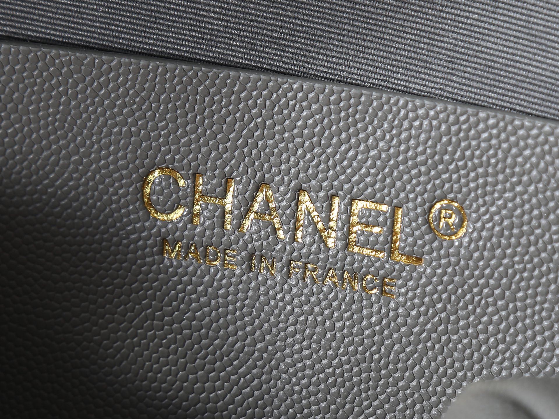 款号5092灰色 CHANEL香奈儿26P金标双C logo 菱格皮穿链 颗粒压花亮面牛皮 单肩包女款。