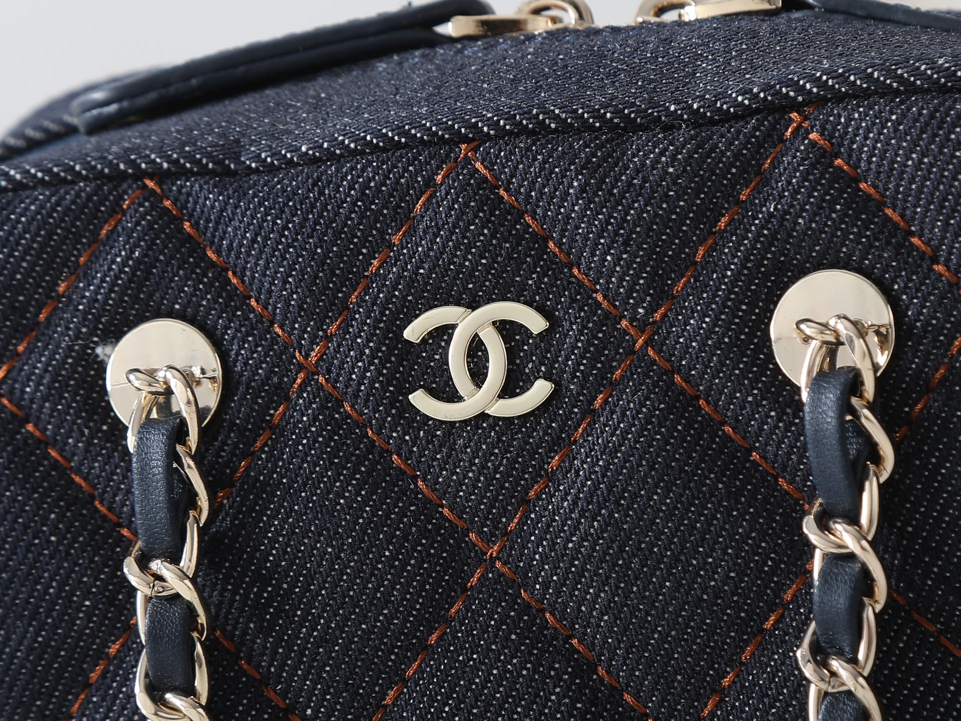 款号5092牛仔布色 CHANEL香奈儿26P金标双C logo 菱格皮穿链 颗粒压花亮面牛皮 单肩包女