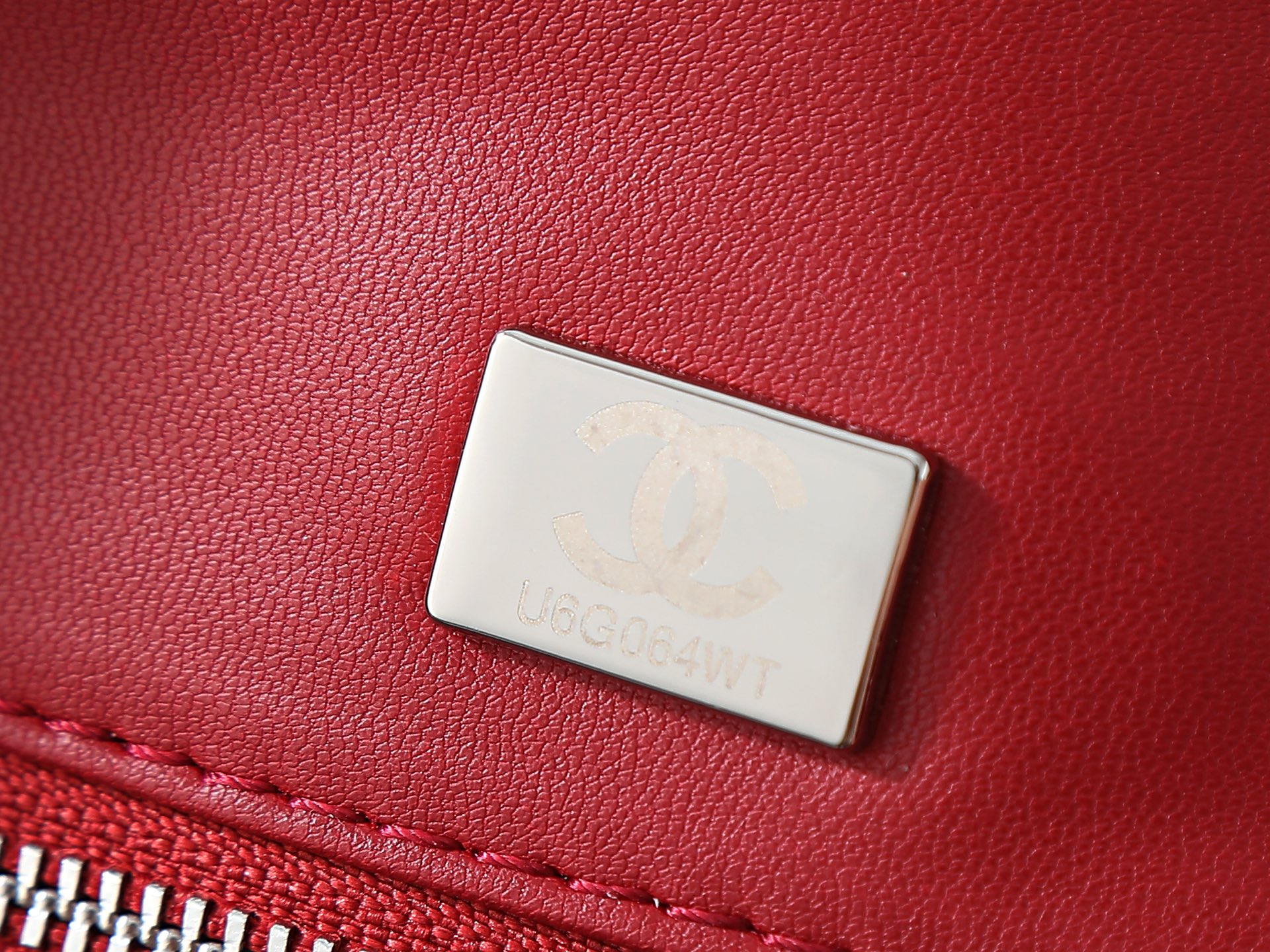 款号6233枣红 CHANEL香奈儿26S 银标双C logo粒面小牛皮拼银色金属 单肩斜挎包 女款、肩