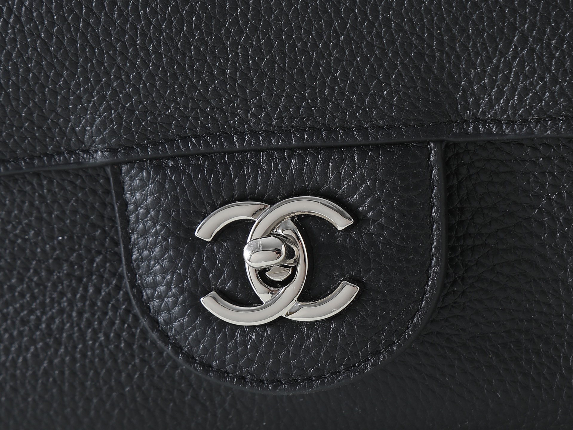 款号6231小号黑色 CHANEL香奈儿26S 银标双C logo粒面小牛皮拼银色金属 单肩斜挎包 女款