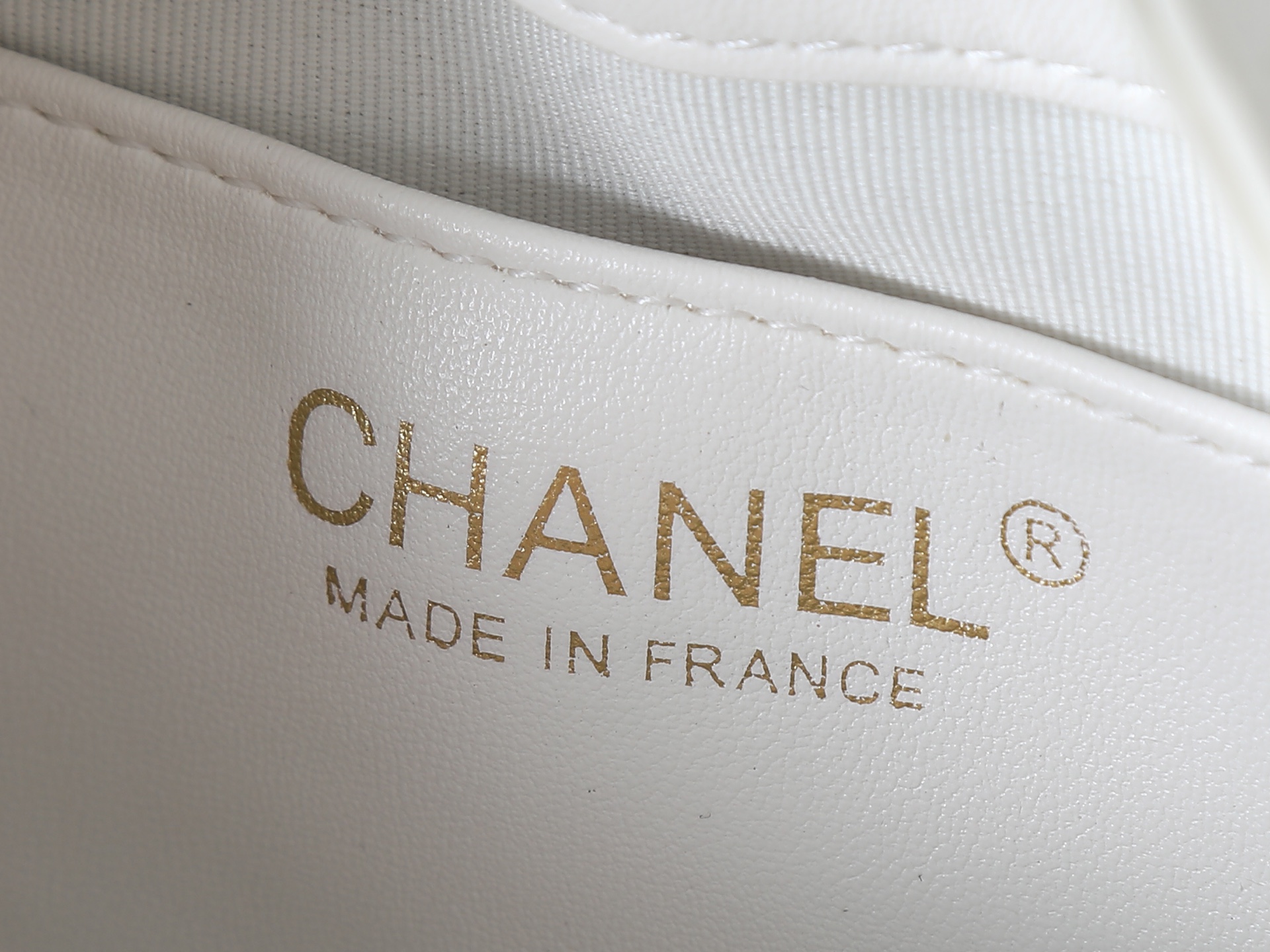 款号6138白色 CHANEL香奈儿26P金标双C Logo菱格小羊皮金色金属、流浪包手提单肩包 常规女