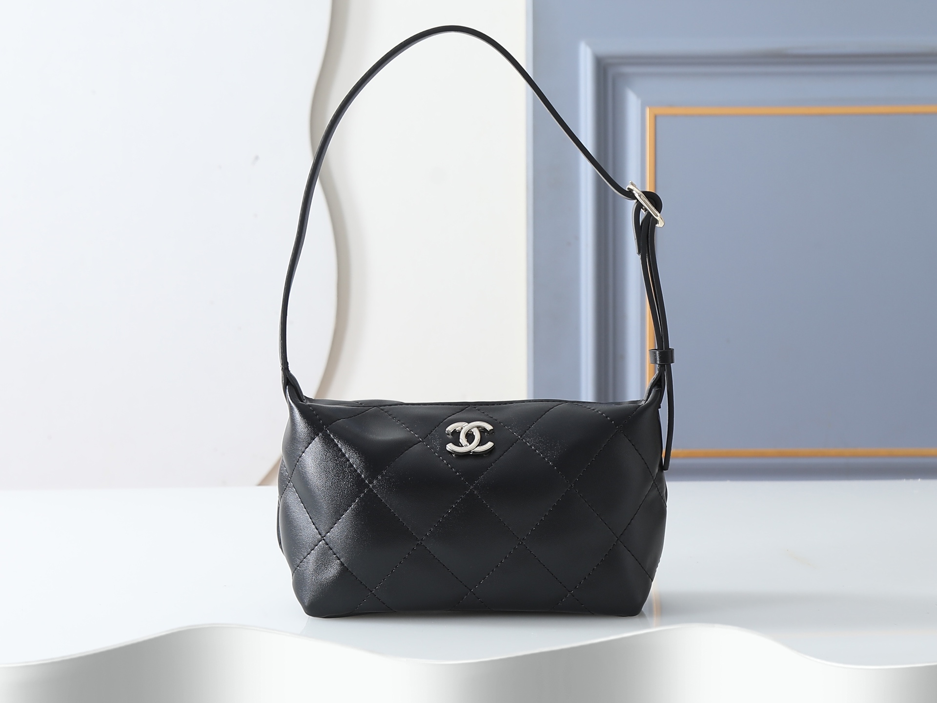 款号6138黑色 CHANEL香奈儿26P金标双C Logo菱格小羊皮金色金属、流浪包手提单肩包 常规女