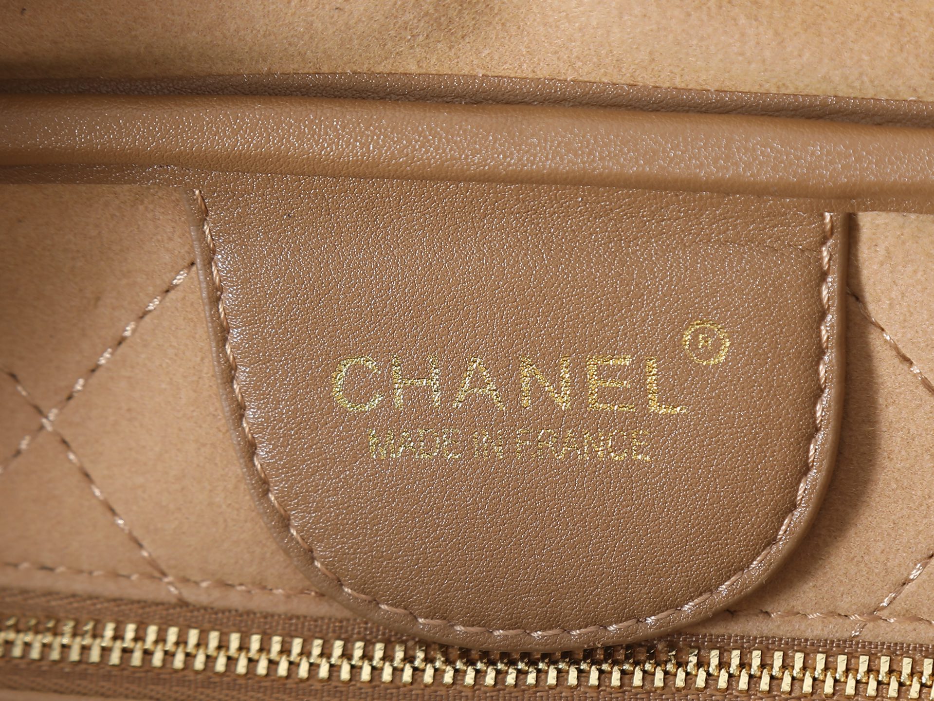 款号6211黑色  CHANEL 香奈儿26S 金标双C logo 长手柄 小牛皮拼金色金属 保龄球包手