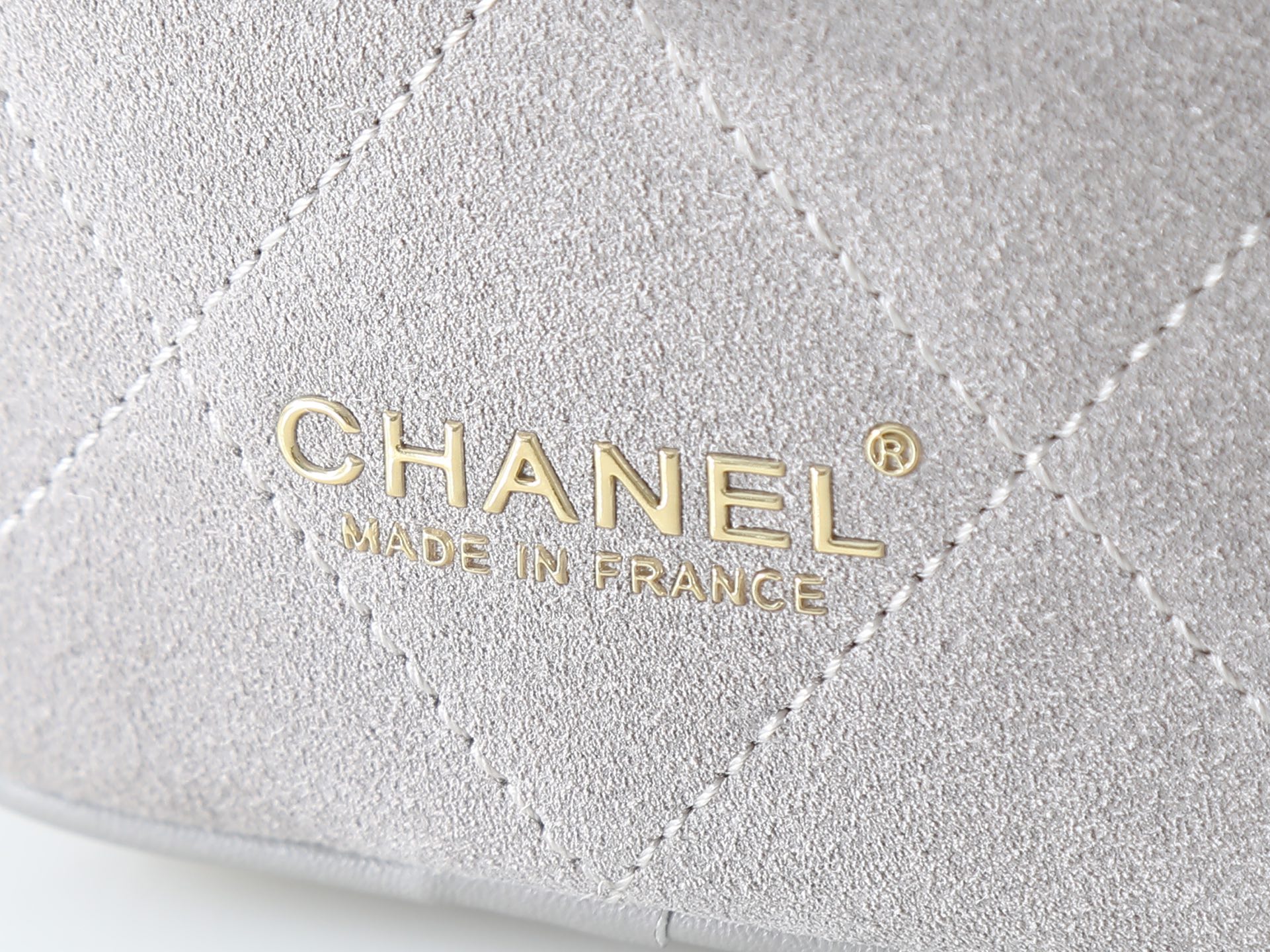 款号6211麂皮灰色 CHANEL 香奈儿26S 金标双C logo 长手柄 小牛皮拼金色金属 保龄球包