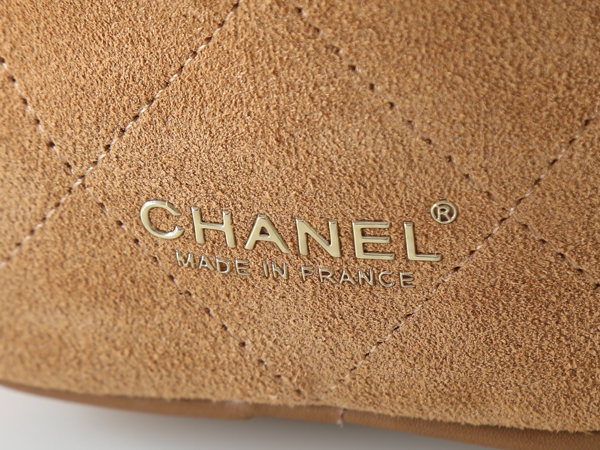 款号6211麂皮棕色 CHANEL 香奈儿26S 金标双C logo 长手柄 小牛皮拼金色金属 保龄球包
