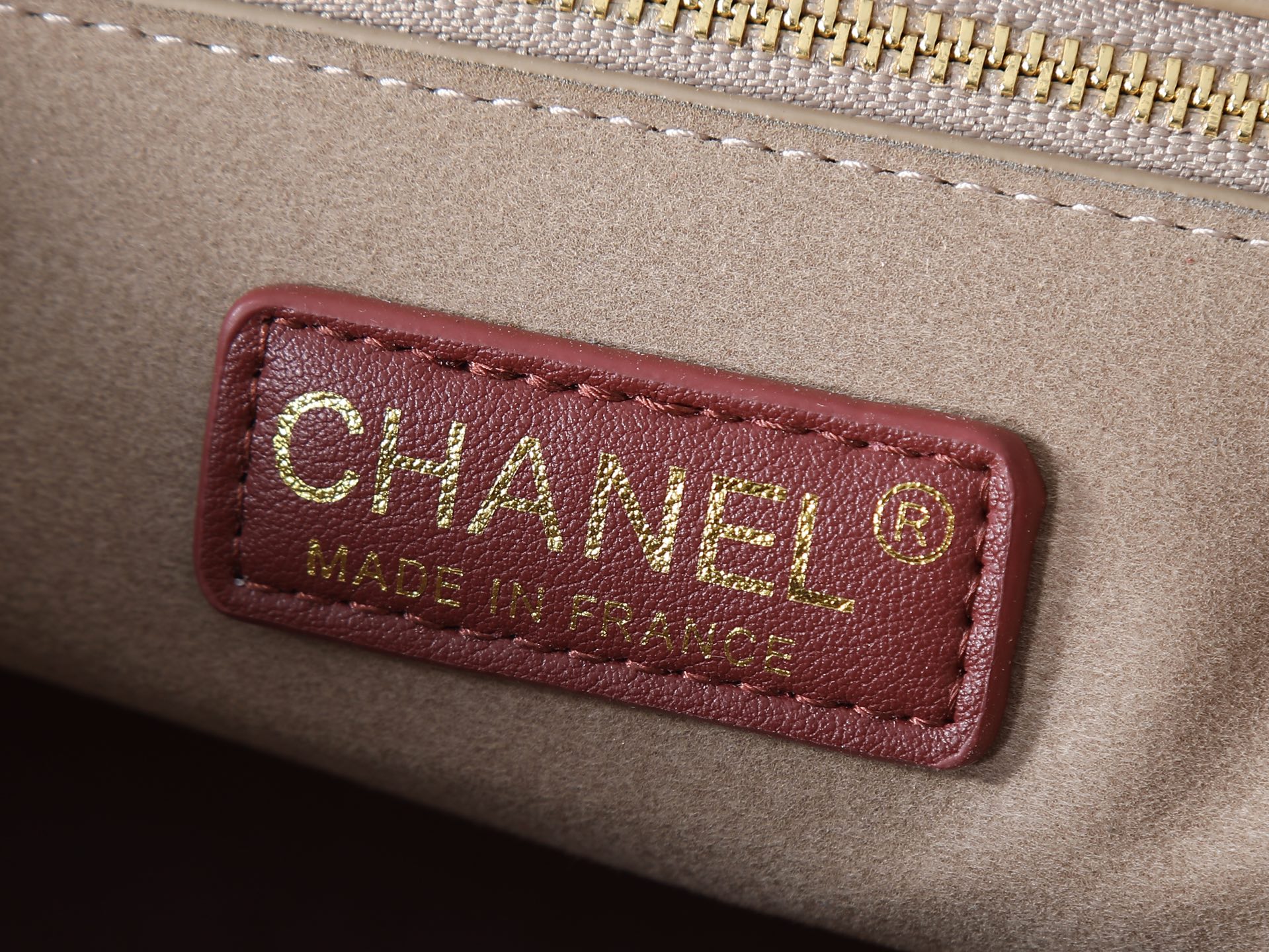 款号6243暗红色 CHANEL 香奈儿 cerf 26S 金标双C 小牛皮拼金色金属 托特包 单肩包 
