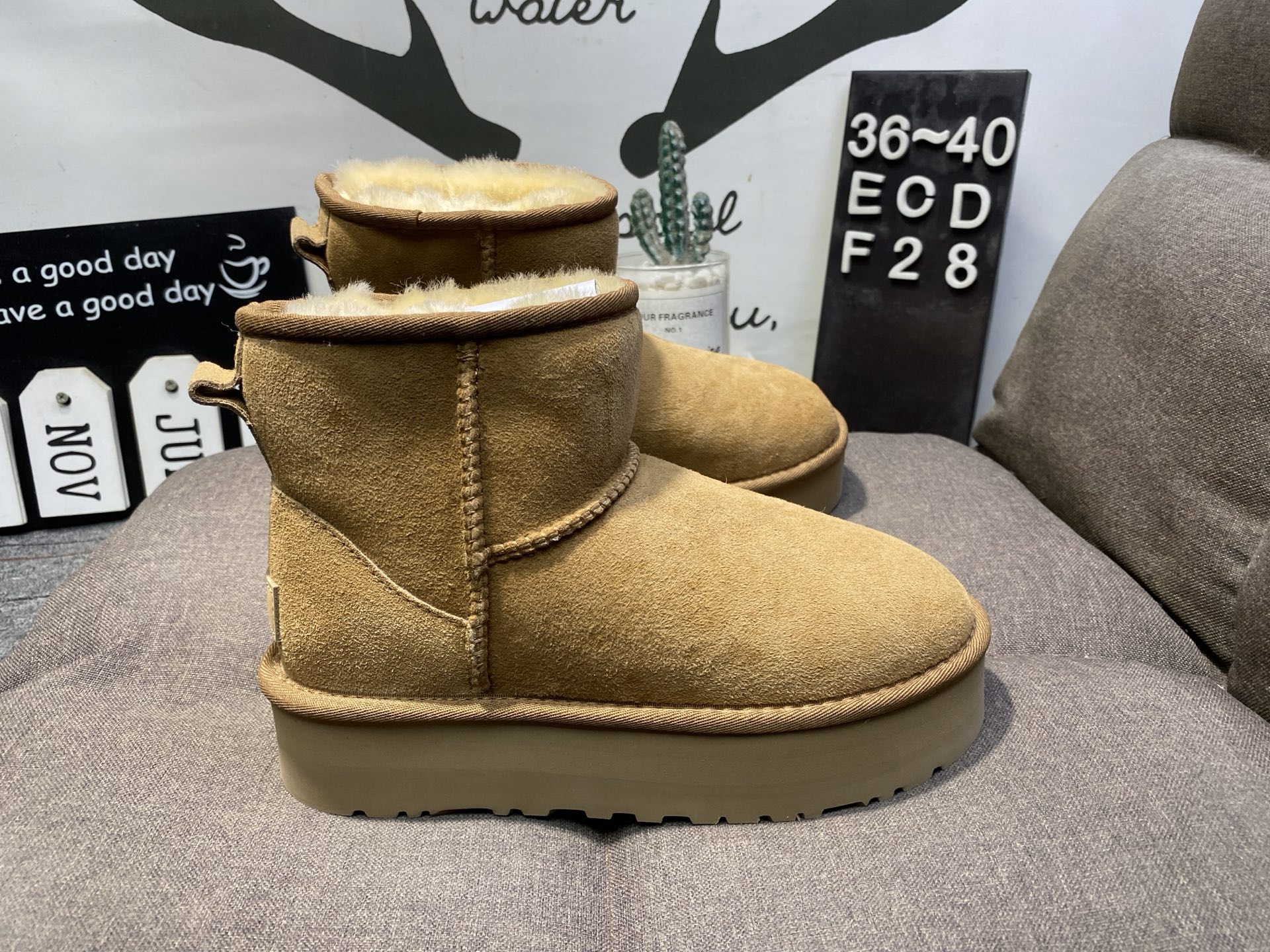 UGG冬季女士休闲舒适纯色厚底保暖经典迷你时尚短靴雪地靴ECDF28