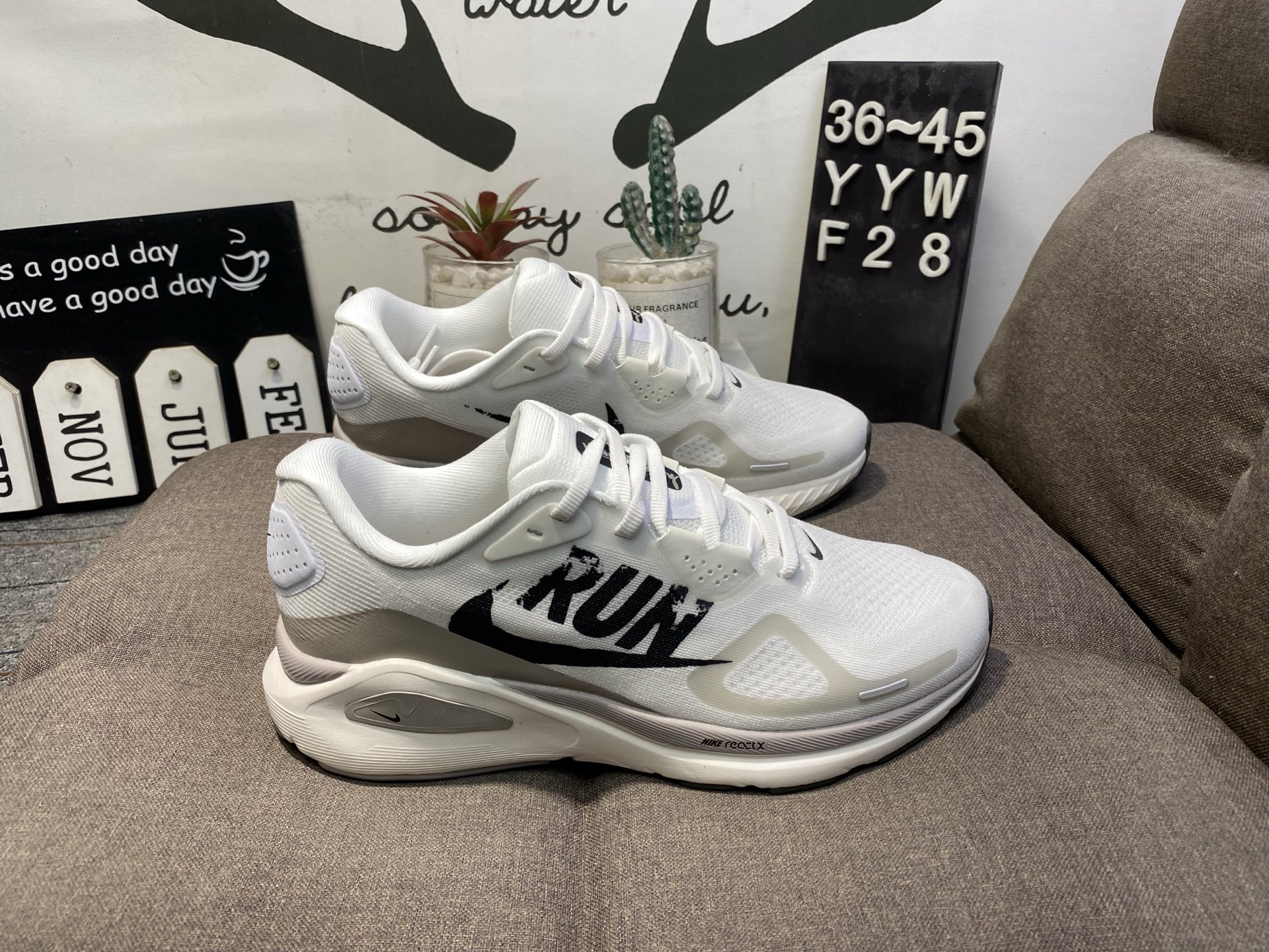 🈴115💰
Nike耐克Structure 26透气缓震公路专业运动鞋YYWF28