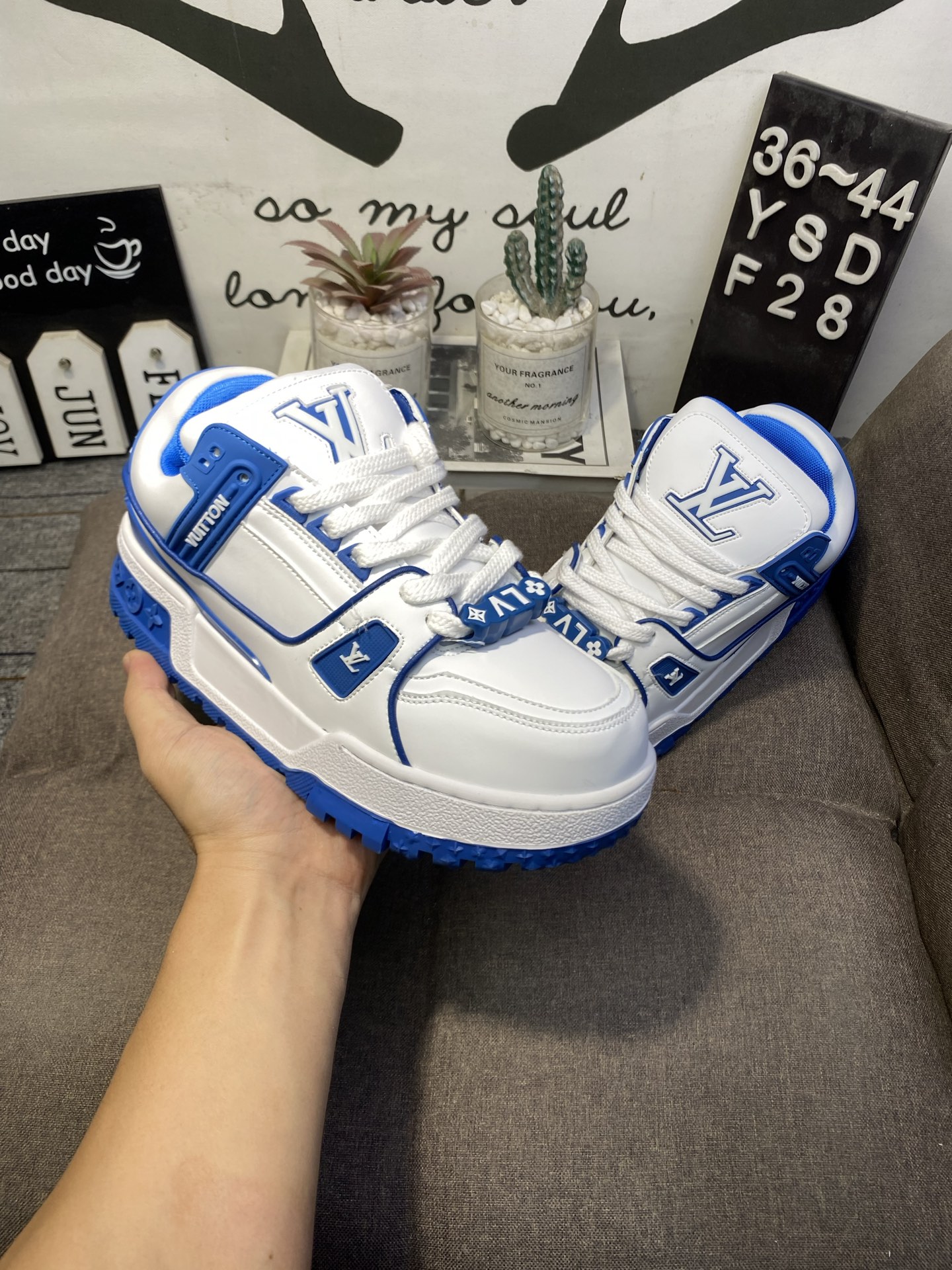 190💰
全新LV路易威登 LV ARCH LIGHT SNEAKER 休闲运动文化百搭篮球板鞋YSDF28