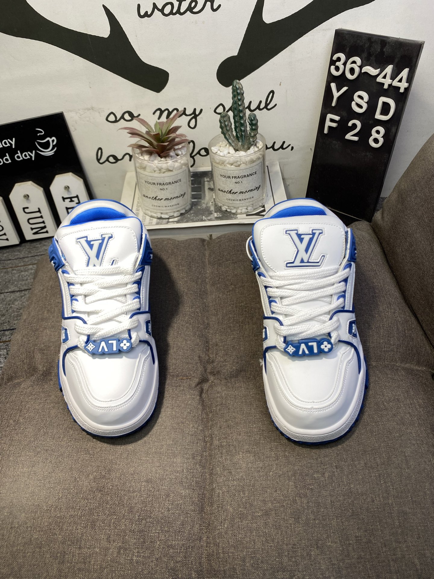 190💰
全新LV路易威登 LV ARCH LIGHT SNEAKER 休闲运动文化百搭篮球板鞋YSDF28