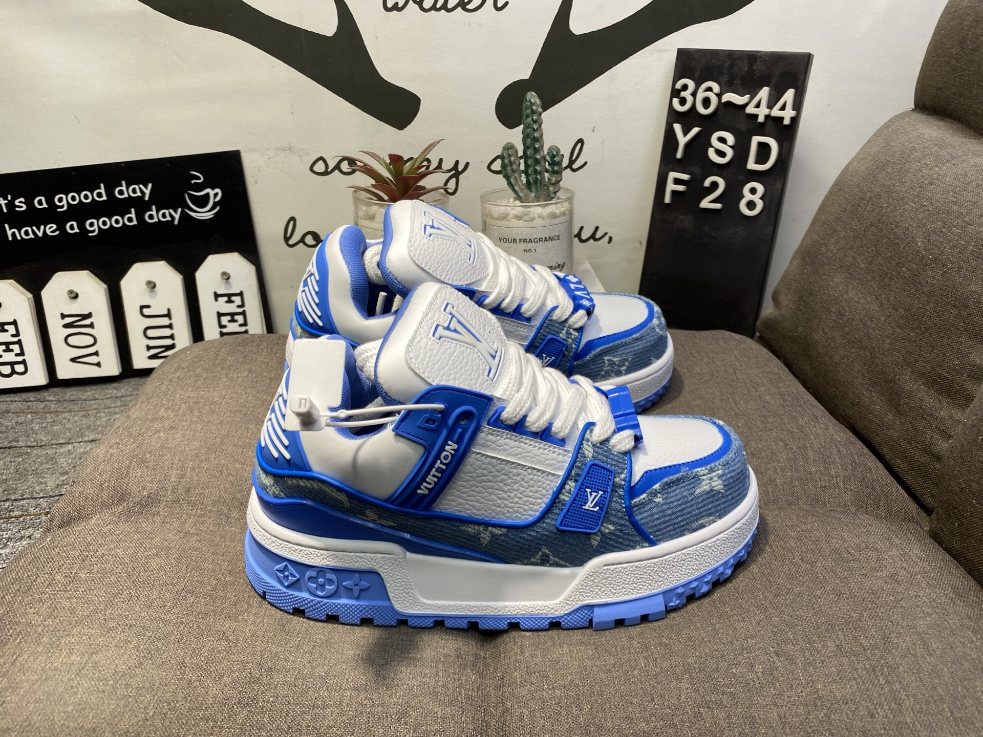 🈴190💰
全新LV路易威登 LV ARCH LIGHT SNEAKER 休闲运动文化百搭篮球板鞋YSDF28